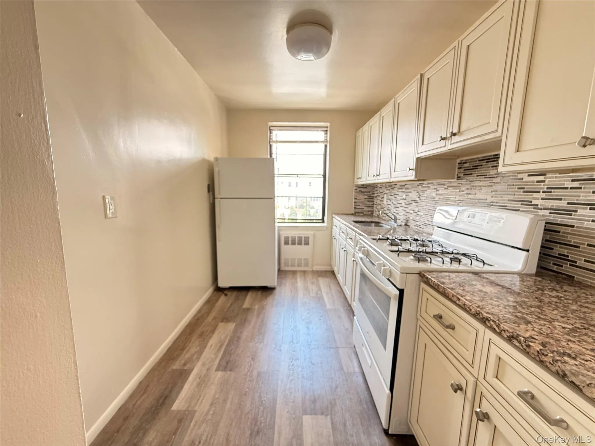 190 First Street, North Hempstead, NY, 1 Bedroom Bedrooms, 3 Rooms Rooms,1 BathroomBathrooms,Residential Lease,For Rent,First,0,1005692 190 First Street, North Hempstead, NY, 1 Bedroom Bedrooms, 3 Rooms Rooms,1 BathroomBathrooms,Residential Lease,For Rent,First,0,1005692
