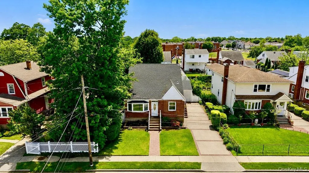 27 Alice Court, Hempstead, NY, 4 Bedrooms Bedrooms, 10 Rooms Rooms,2 BathroomsBathrooms,Residential,For Rent,Alice,0,1005696 27 Alice Court, Hempstead, NY, 4 Bedrooms Bedrooms, 10 Rooms Rooms,2 BathroomsBathrooms,Residential,For Rent,Alice,0,1005696