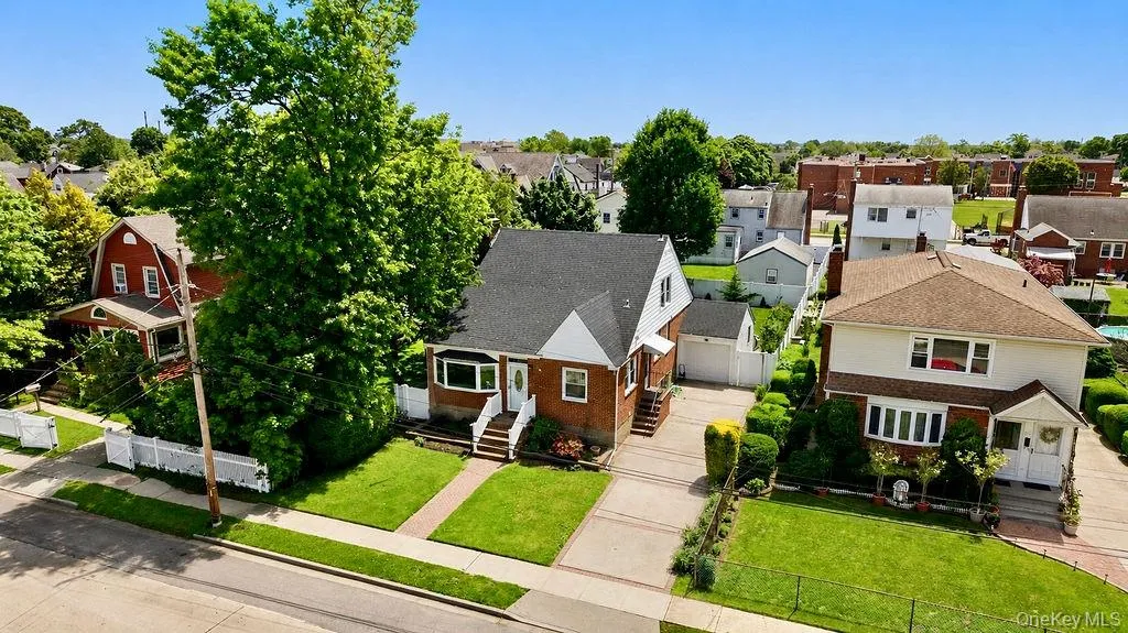 27 Alice Court, Hempstead, NY, 4 Bedrooms Bedrooms, 10 Rooms Rooms,2 BathroomsBathrooms,Residential,For Rent,Alice,0,1005696 27 Alice Court, Hempstead, NY, 4 Bedrooms Bedrooms, 10 Rooms Rooms,2 BathroomsBathrooms,Residential,For Rent,Alice,0,1005696
