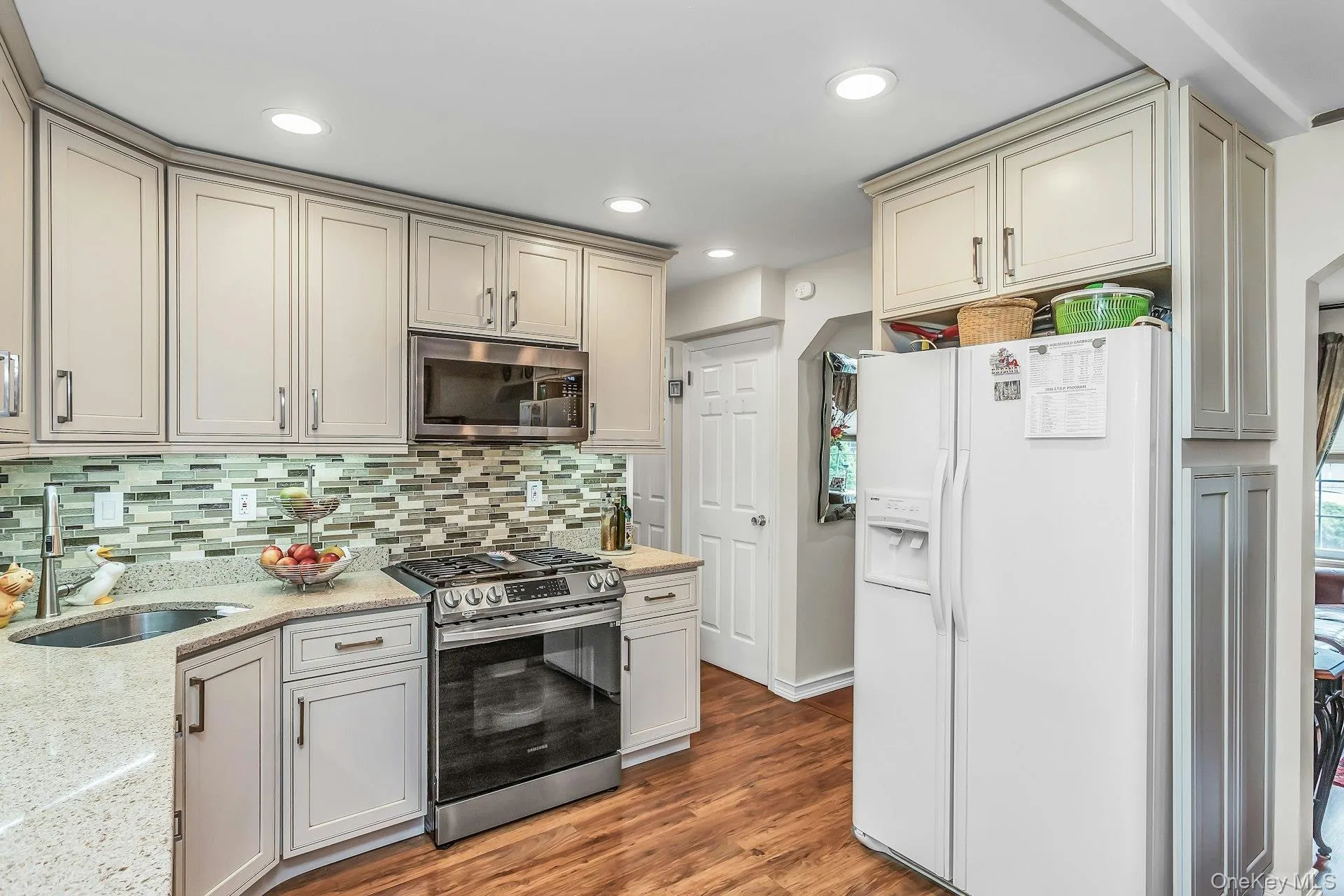 93 Gilroy Avenue, Hempstead, NY, 4 Bedrooms Bedrooms, 9 Rooms Rooms,2 BathroomsBathrooms,Residential,For Rent,Gilroy,0,1005699 93 Gilroy Avenue, Hempstead, NY, 4 Bedrooms Bedrooms, 9 Rooms Rooms,2 BathroomsBathrooms,Residential,For Rent,Gilroy,0,1005699