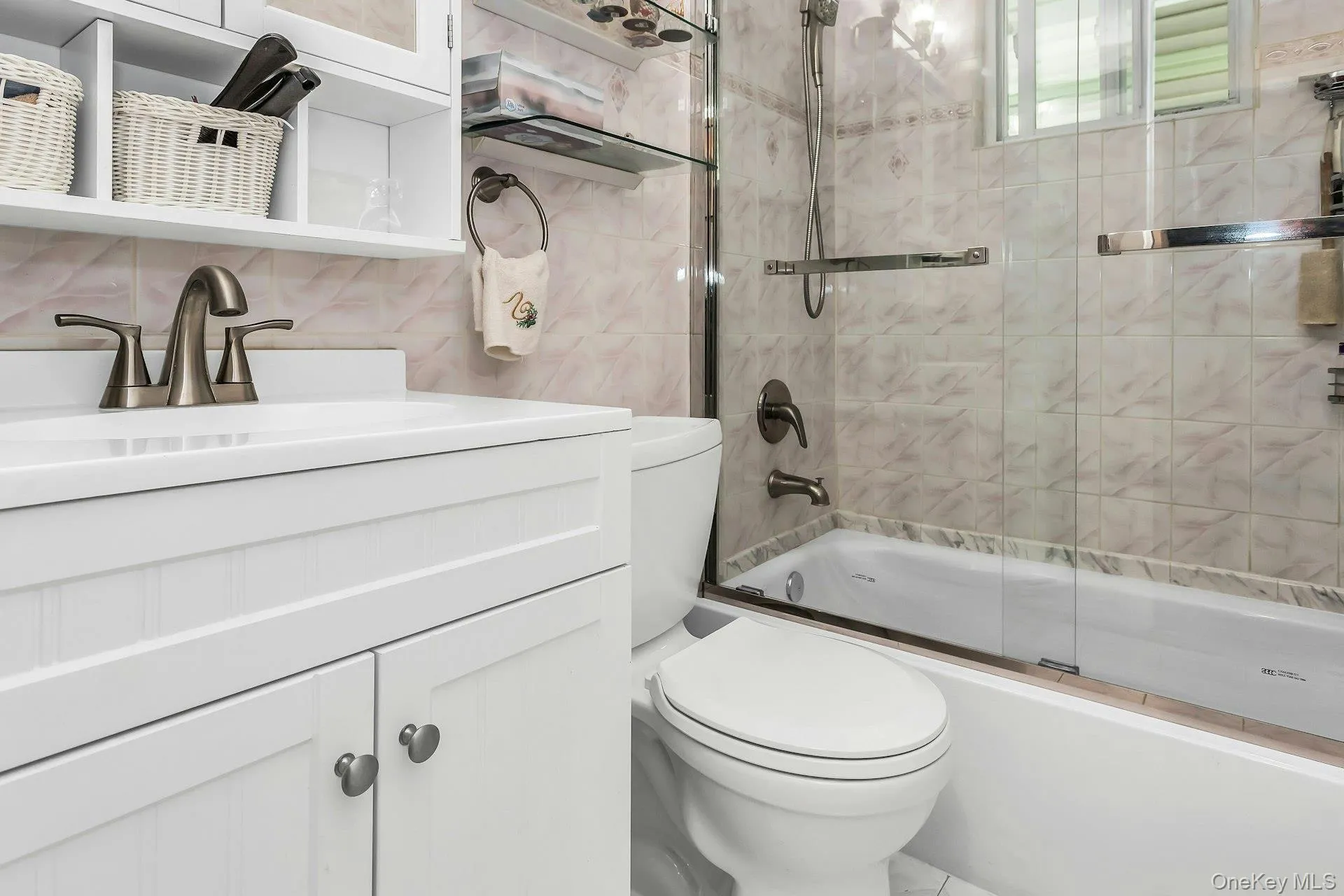 93 Gilroy Avenue, Hempstead, NY, 4 Bedrooms Bedrooms, 9 Rooms Rooms,2 BathroomsBathrooms,Residential,For Rent,Gilroy,0,1005699 93 Gilroy Avenue, Hempstead, NY, 4 Bedrooms Bedrooms, 9 Rooms Rooms,2 BathroomsBathrooms,Residential,For Rent,Gilroy,0,1005699