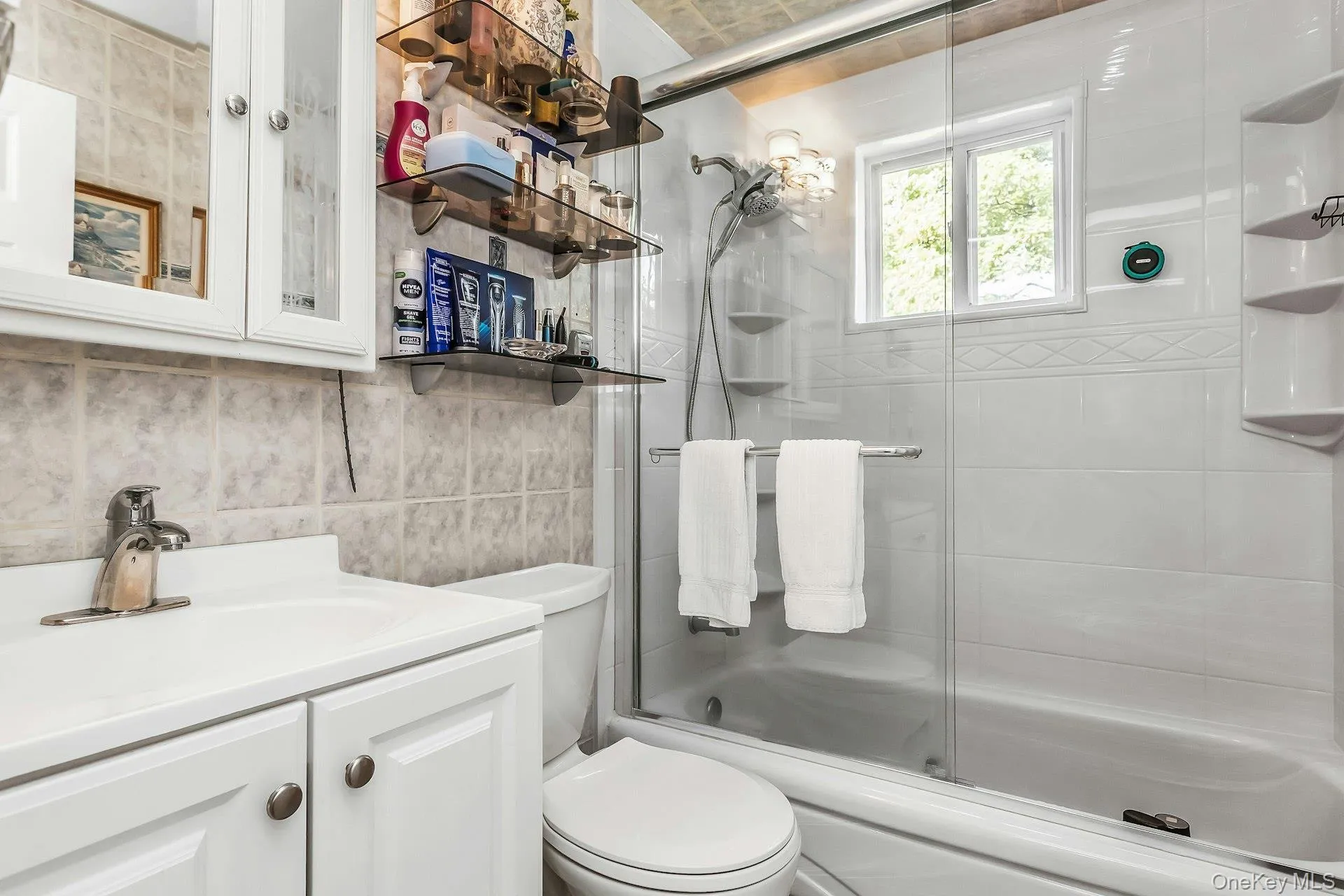 93 Gilroy Avenue, Hempstead, NY, 4 Bedrooms Bedrooms, 9 Rooms Rooms,2 BathroomsBathrooms,Residential,For Rent,Gilroy,0,1005699 93 Gilroy Avenue, Hempstead, NY, 4 Bedrooms Bedrooms, 9 Rooms Rooms,2 BathroomsBathrooms,Residential,For Rent,Gilroy,0,1005699