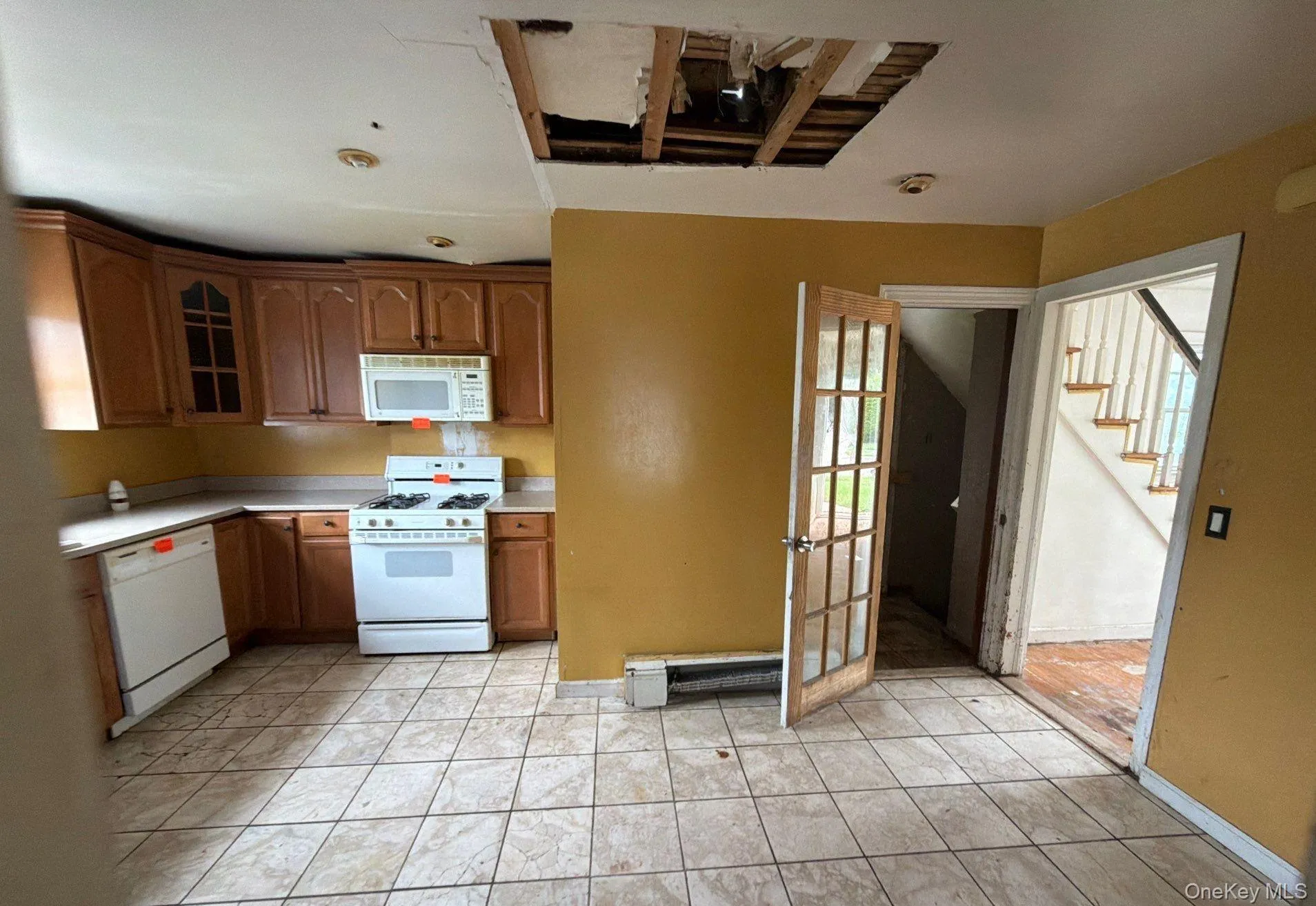 79 Elmwood Avenue, Hempstead, NY, 3 Bedrooms Bedrooms, 7 Rooms Rooms,1 BathroomBathrooms,Residential,For Rent,Elmwood,0,1005703 79 Elmwood Avenue, Hempstead, NY, 3 Bedrooms Bedrooms, 7 Rooms Rooms,1 BathroomBathrooms,Residential,For Rent,Elmwood,0,1005703