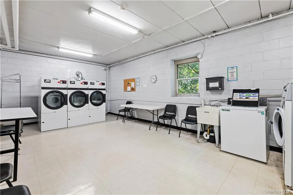 47 Alta Avenue, Yonkers, NY, 1 Bedroom Bedrooms, 4 Rooms Rooms,1 BathroomBathrooms,Residential,For Rent,Alta,0,1005705 47 Alta Avenue, Yonkers, NY, 1 Bedroom Bedrooms, 4 Rooms Rooms,1 BathroomBathrooms,Residential,For Rent,Alta,0,1005705