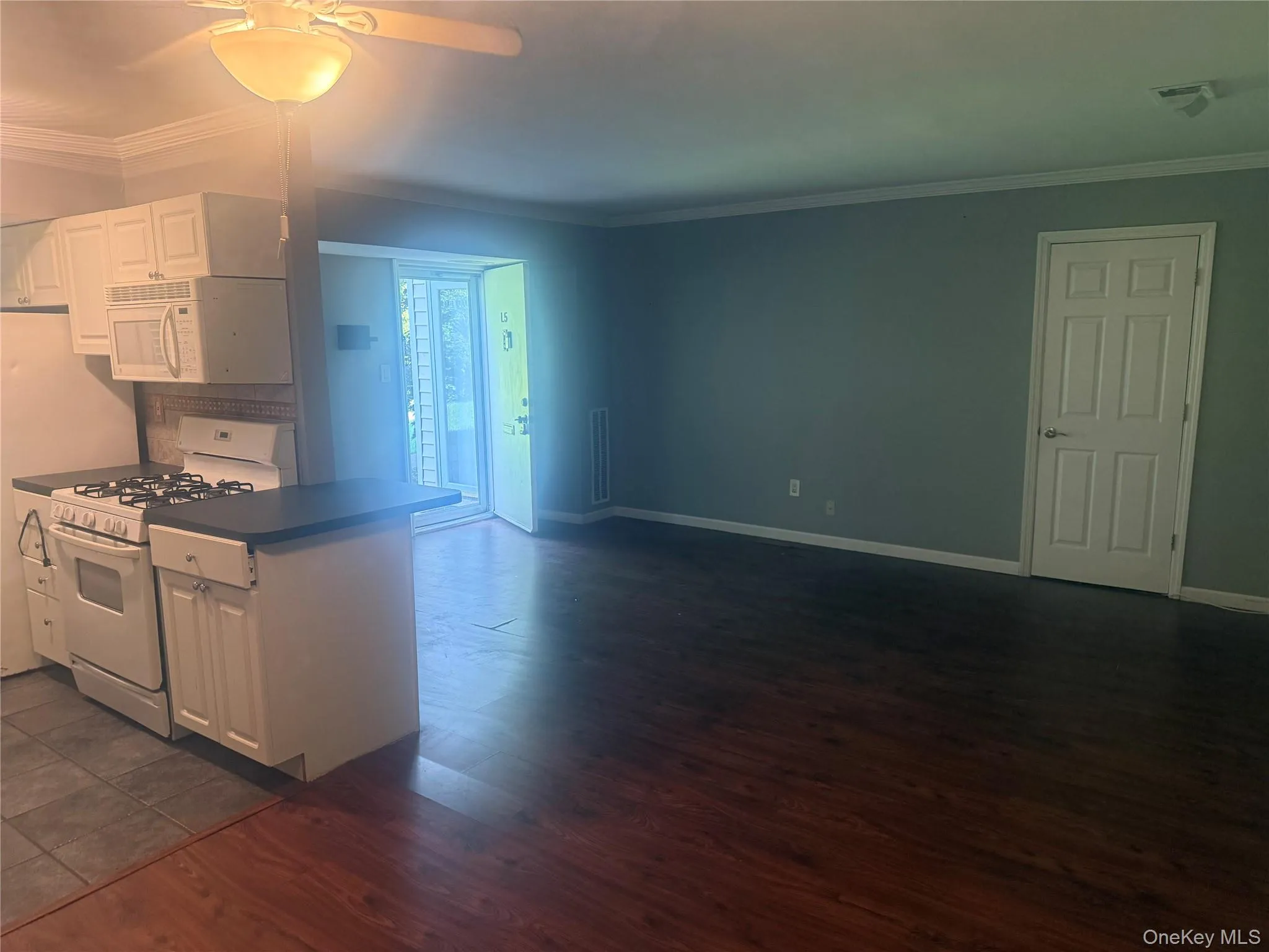 5 Laramie court, Brookhaven, NY, 1 Bedroom Bedrooms, 4 Rooms Rooms,1 BathroomBathrooms,Residential,For Rent,Laramie court,0,1005709 5 Laramie court, Brookhaven, NY, 1 Bedroom Bedrooms, 4 Rooms Rooms,1 BathroomBathrooms,Residential,For Rent,Laramie court,0,1005709