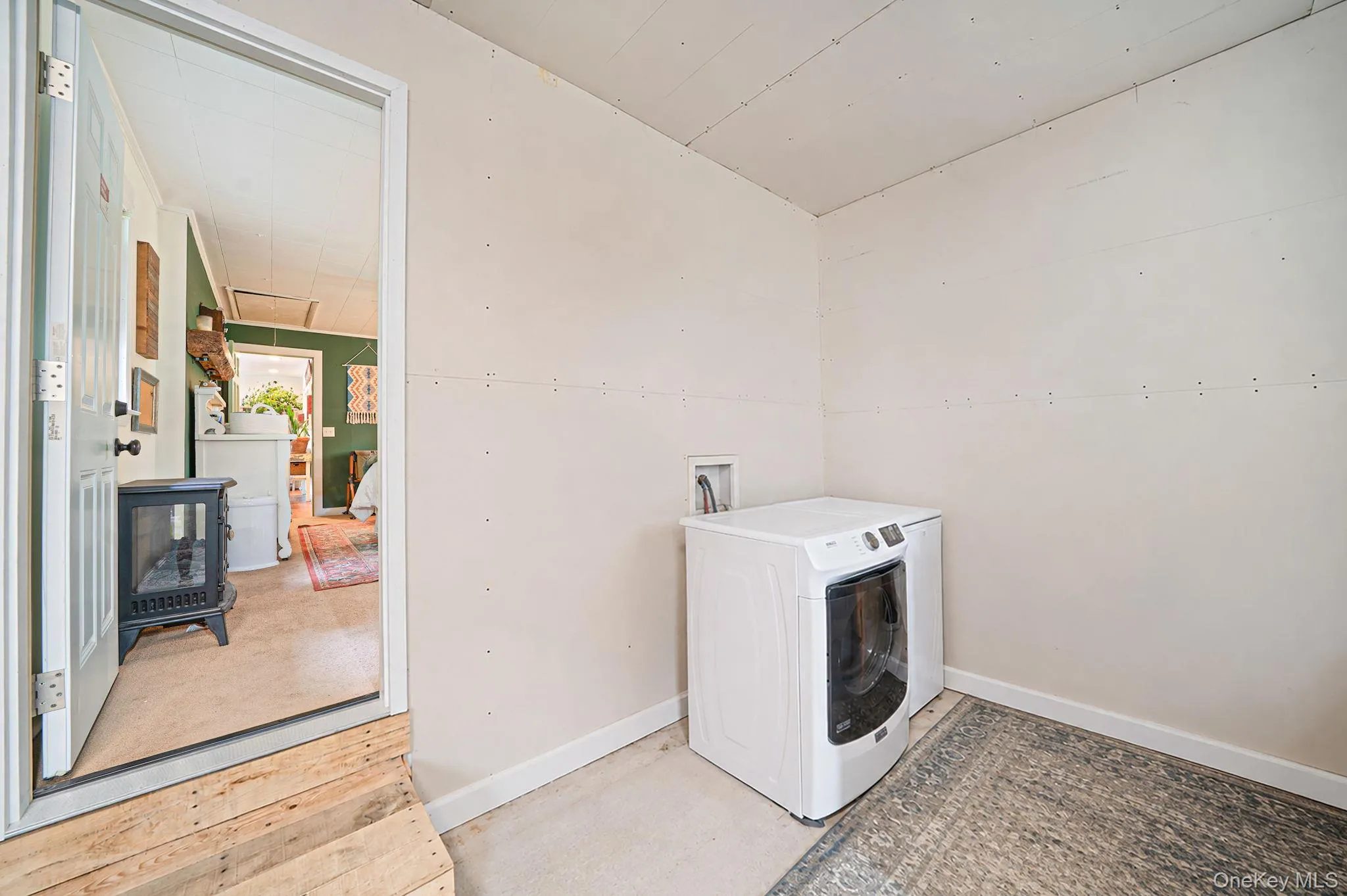 8 Hill Street, Riverhead, NY, 3 Bedrooms Bedrooms, 5 Rooms Rooms,1 BathroomBathrooms,Residential,For Rent,Hill,0,1005714 8 Hill Street, Riverhead, NY, 3 Bedrooms Bedrooms, 5 Rooms Rooms,1 BathroomBathrooms,Residential,For Rent,Hill,0,1005714