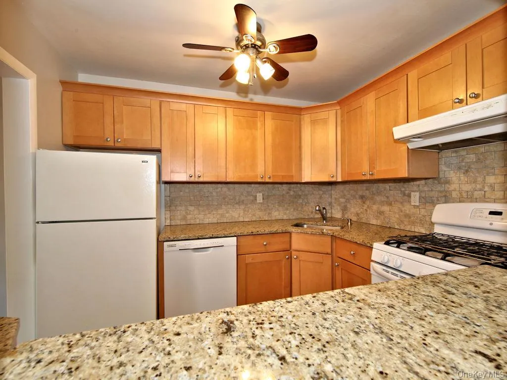 419 Tompkins Avenue, Mamaroneck, NY, 1 Bedroom Bedrooms, 3 Rooms Rooms,1 BathroomBathrooms,Residential Lease,For Rent,Tompkins,0,1005716 419 Tompkins Avenue, Mamaroneck, NY, 1 Bedroom Bedrooms, 3 Rooms Rooms,1 BathroomBathrooms,Residential Lease,For Rent,Tompkins,0,1005716