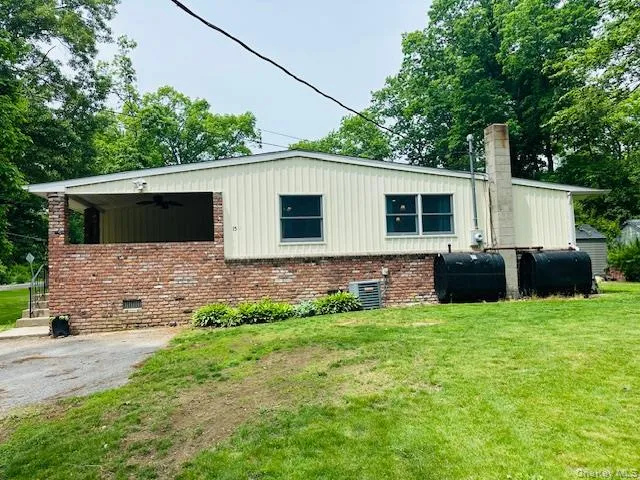 15 Roanoke Road, Patterson, NY, 2 Bedrooms Bedrooms, 5 Rooms Rooms,1 BathroomBathrooms,Residential,For Rent,Roanoke,0,1005721 15 Roanoke Road, Patterson, NY, 2 Bedrooms Bedrooms, 5 Rooms Rooms,1 BathroomBathrooms,Residential,For Rent,Roanoke,0,1005721