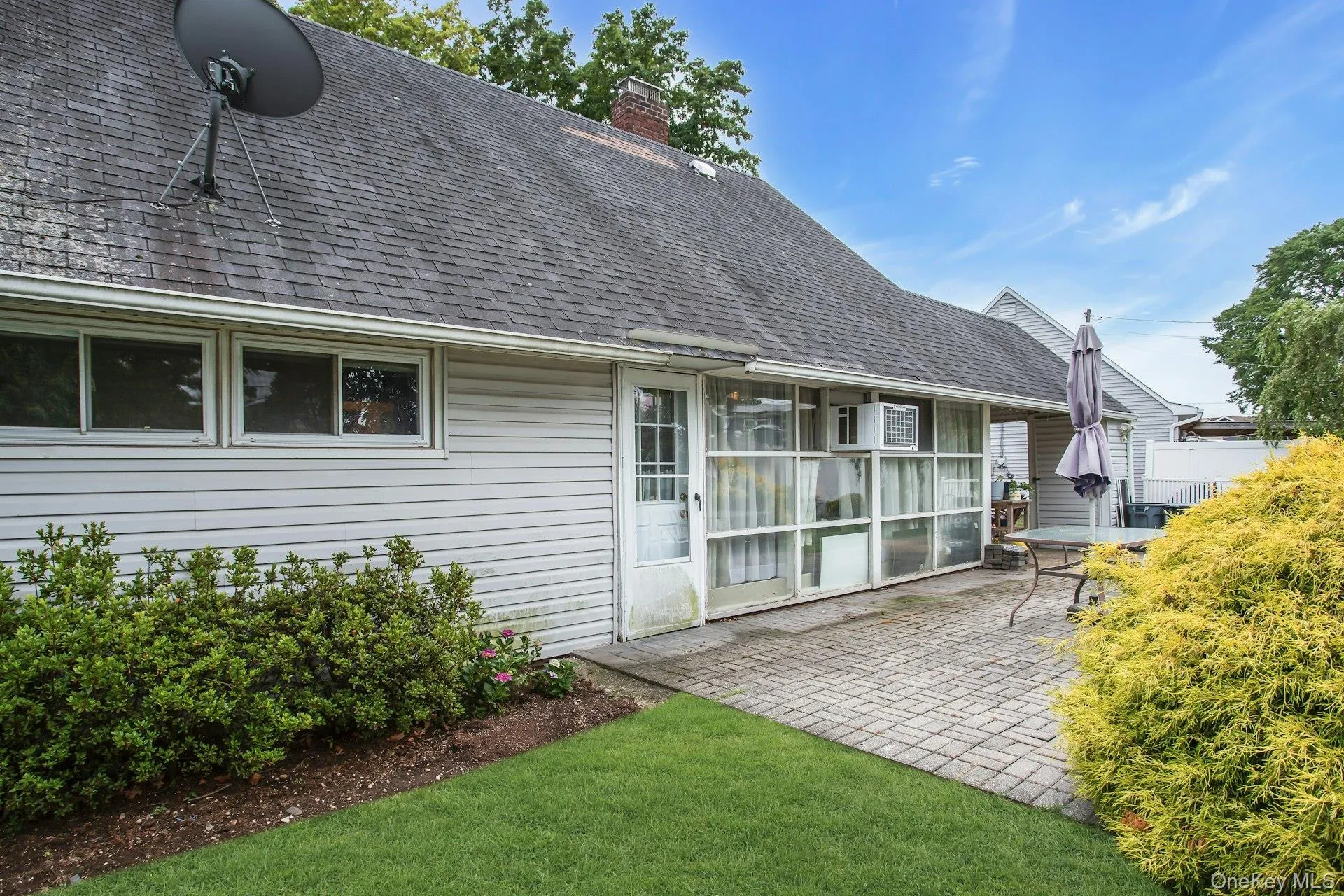 53 Elves Lane, Hempstead, NY, 4 Bedrooms Bedrooms, 6 Rooms Rooms,1 BathroomBathrooms,Residential,For Rent,Elves,0,1005724 53 Elves Lane, Hempstead, NY, 4 Bedrooms Bedrooms, 6 Rooms Rooms,1 BathroomBathrooms,Residential,For Rent,Elves,0,1005724