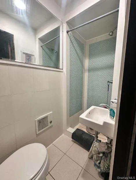 32 Herbert Avenue, North Hempstead, NY, 3 Bedrooms Bedrooms, 6 Rooms Rooms,2 BathroomsBathrooms,Residential Lease,For Rent,Herbert,0,1005736 32 Herbert Avenue, North Hempstead, NY, 3 Bedrooms Bedrooms, 6 Rooms Rooms,2 BathroomsBathrooms,Residential Lease,For Rent,Herbert,0,1005736