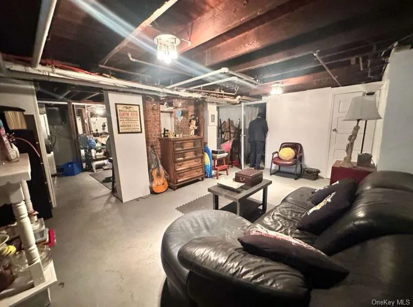 32 Herbert Avenue, North Hempstead, NY, 3 Bedrooms Bedrooms, 6 Rooms Rooms,2 BathroomsBathrooms,Residential Lease,For Rent,Herbert,0,1005736 32 Herbert Avenue, North Hempstead, NY, 3 Bedrooms Bedrooms, 6 Rooms Rooms,2 BathroomsBathrooms,Residential Lease,For Rent,Herbert,0,1005736