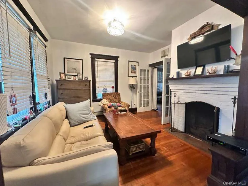 32 Herbert Avenue, North Hempstead, NY, 3 Bedrooms Bedrooms, 6 Rooms Rooms,2 BathroomsBathrooms,Residential Lease,For Rent,Herbert,0,1005736 32 Herbert Avenue, North Hempstead, NY, 3 Bedrooms Bedrooms, 6 Rooms Rooms,2 BathroomsBathrooms,Residential Lease,For Rent,Herbert,0,1005736