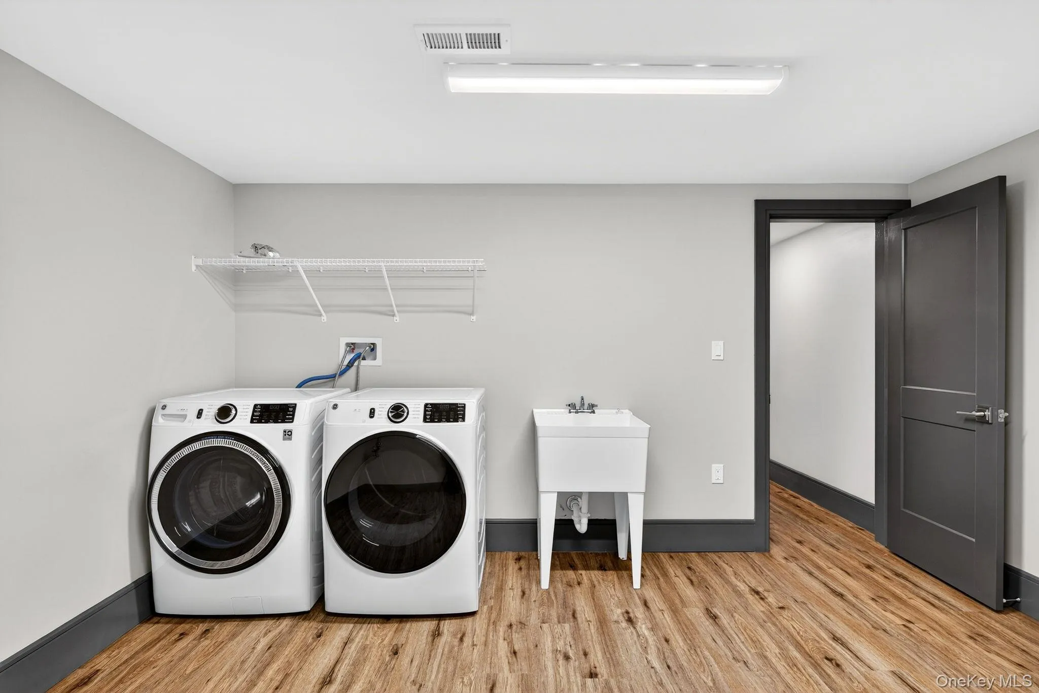 12 Icehouse Drive, Saugerties, NY, 2 Bedrooms Bedrooms, 7 Rooms Rooms,2 BathroomsBathrooms,Residential,For Rent,Icehouse,0,1005738 12 Icehouse Drive, Saugerties, NY, 2 Bedrooms Bedrooms, 7 Rooms Rooms,2 BathroomsBathrooms,Residential,For Rent,Icehouse,0,1005738