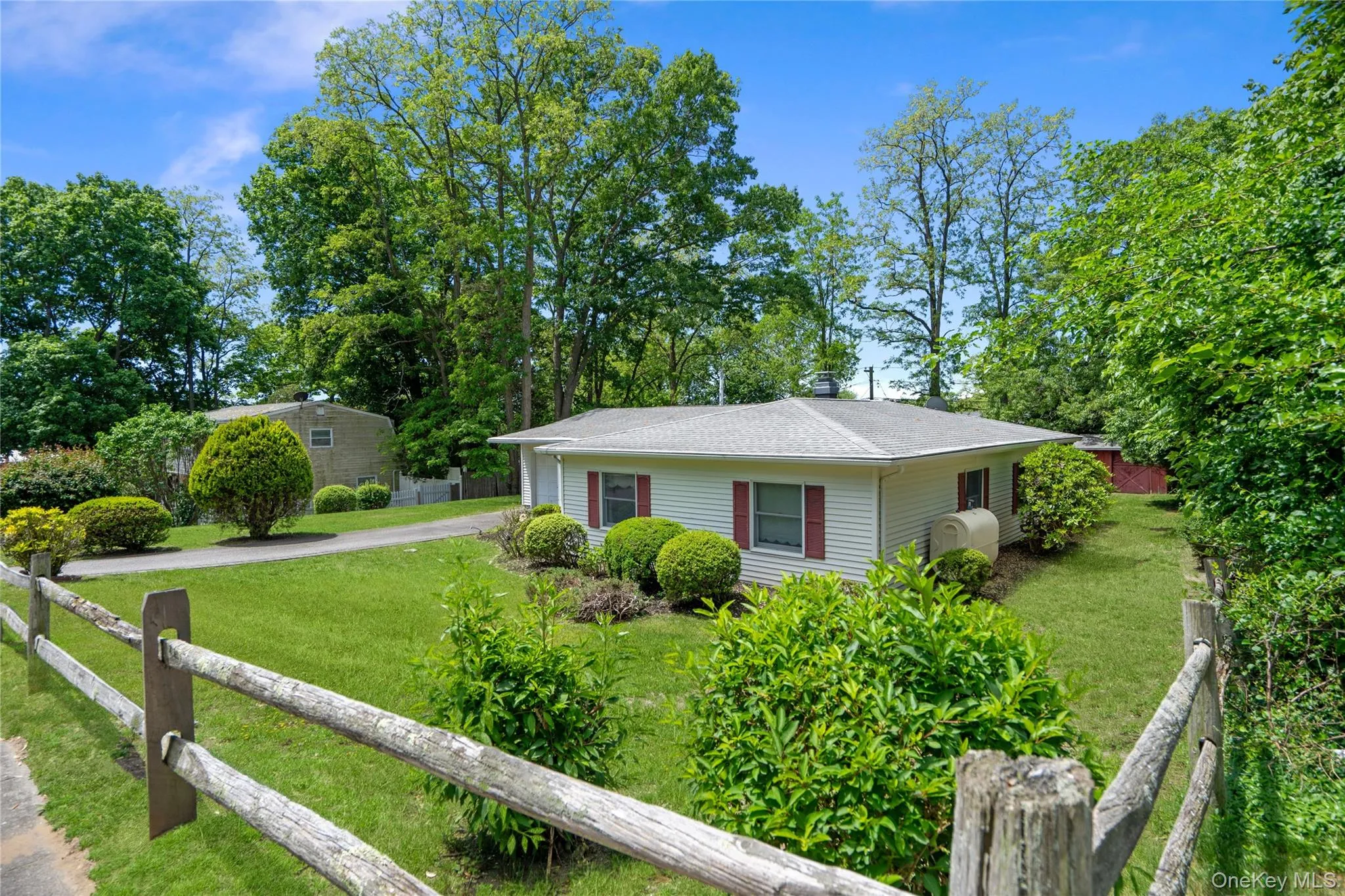 14 Campus Drive, Brookhaven, NY, 4 Bedrooms Bedrooms, 6 Rooms Rooms,2 BathroomsBathrooms,Residential,For Rent,Campus,0,1005740 14 Campus Drive, Brookhaven, NY, 4 Bedrooms Bedrooms, 6 Rooms Rooms,2 BathroomsBathrooms,Residential,For Rent,Campus,0,1005740
