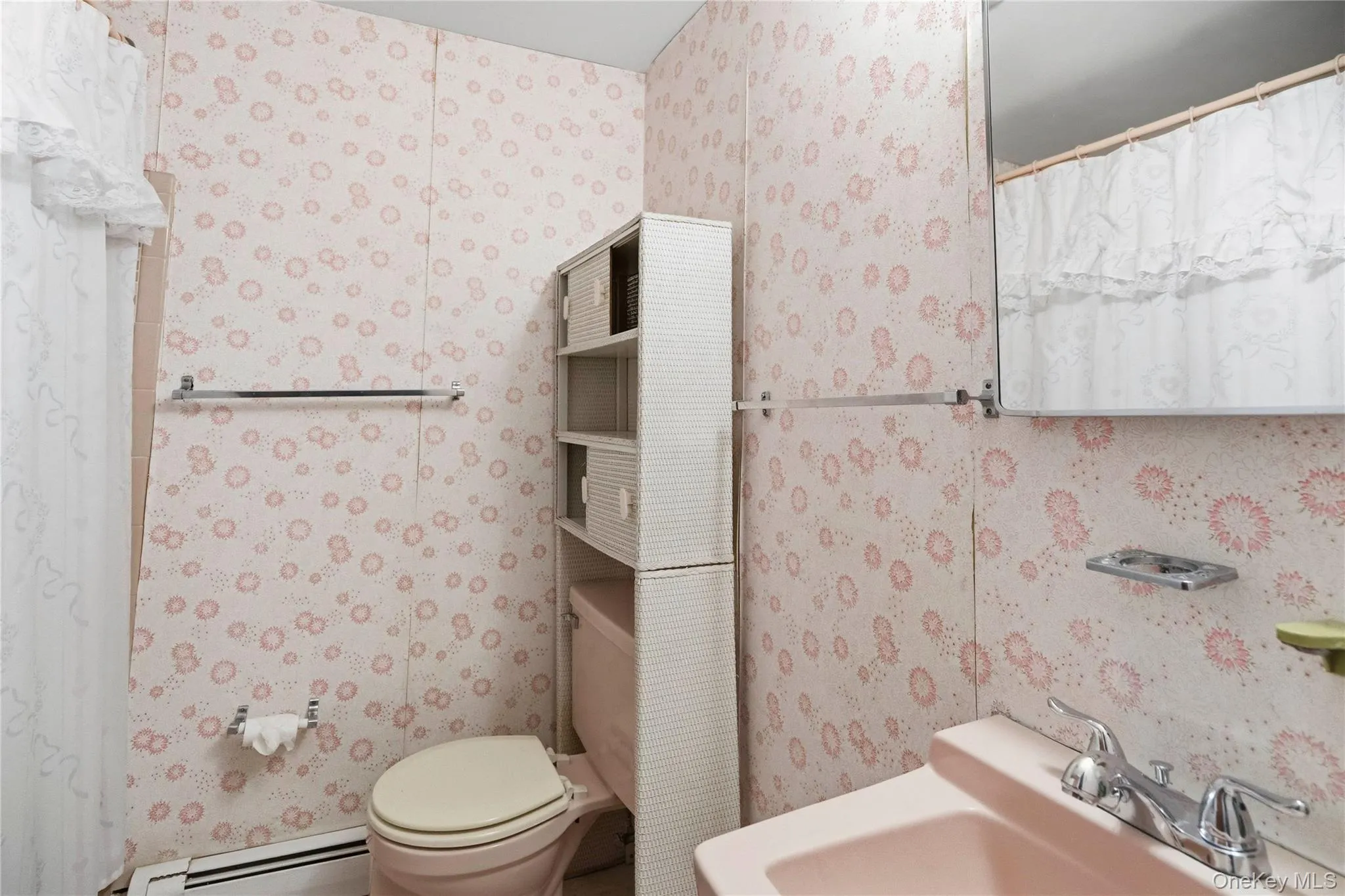 14 Campus Drive, Brookhaven, NY, 4 Bedrooms Bedrooms, 6 Rooms Rooms,2 BathroomsBathrooms,Residential,For Rent,Campus,0,1005740 14 Campus Drive, Brookhaven, NY, 4 Bedrooms Bedrooms, 6 Rooms Rooms,2 BathroomsBathrooms,Residential,For Rent,Campus,0,1005740
