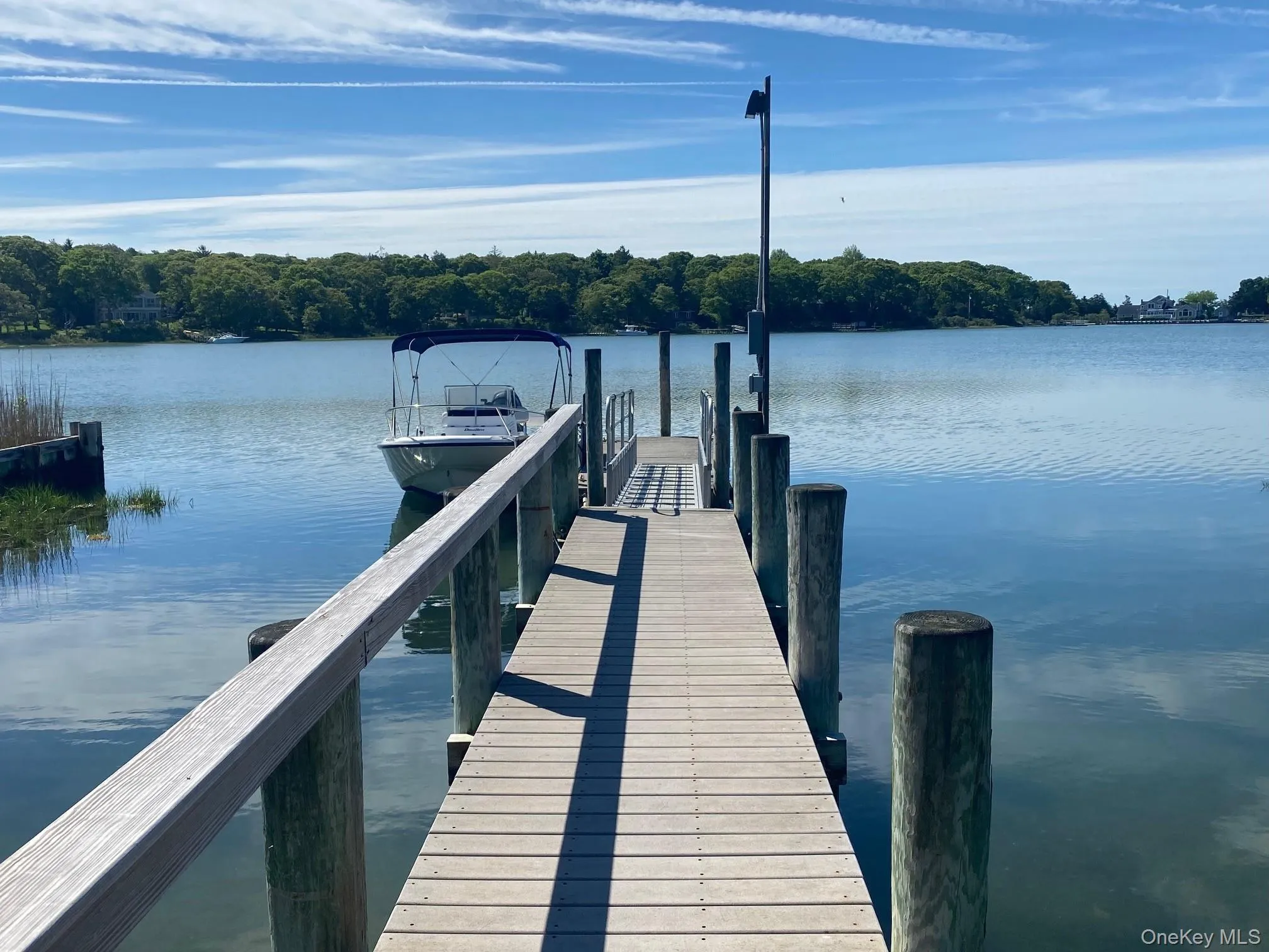 Dock with electric Dock with electric