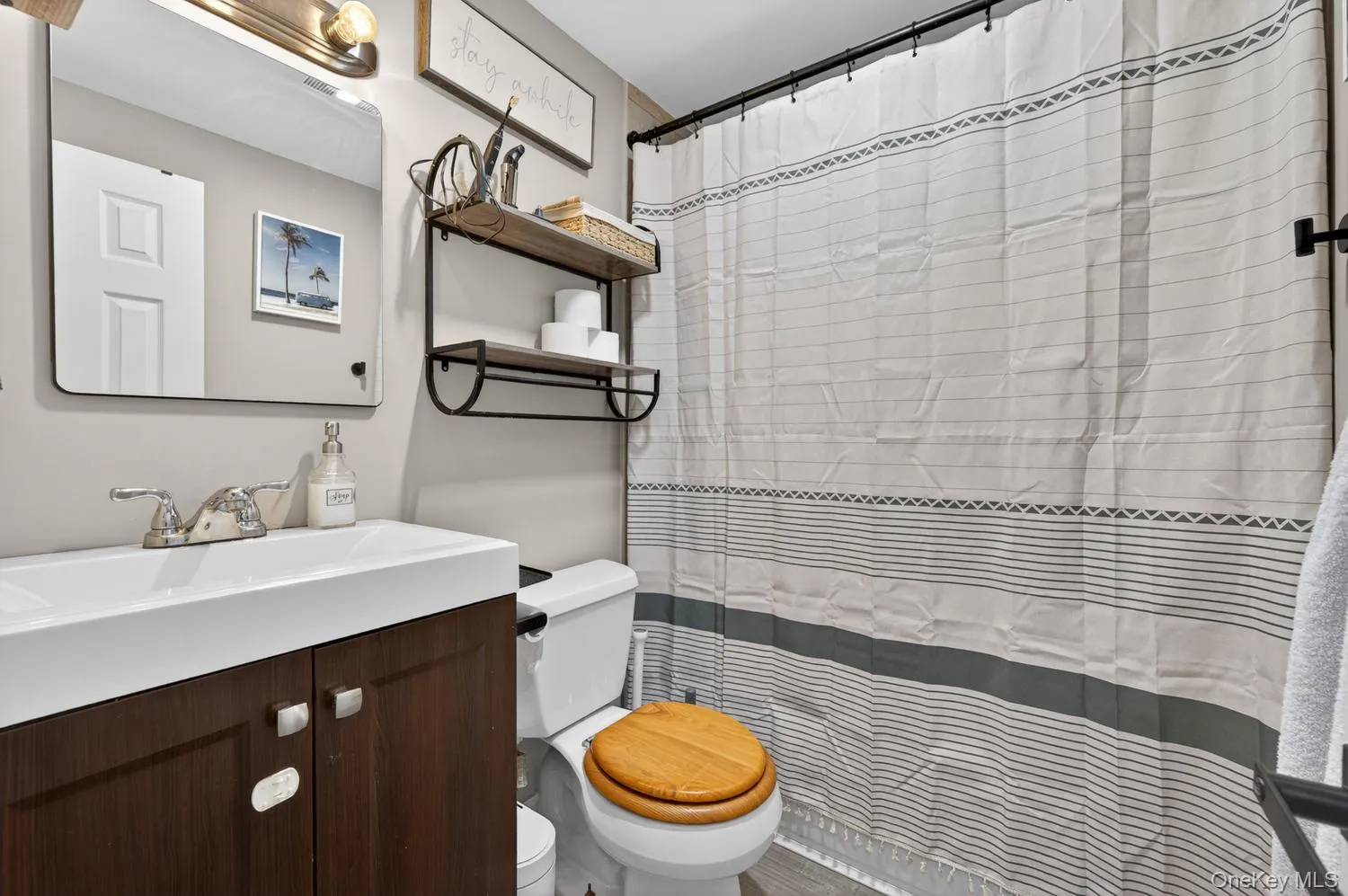 1438 Harding Street, Hempstead, NY, 3 Bedrooms Bedrooms, 7 Rooms Rooms,2 BathroomsBathrooms,Residential,For Rent,Harding,0,1005751 1438 Harding Street, Hempstead, NY, 3 Bedrooms Bedrooms, 7 Rooms Rooms,2 BathroomsBathrooms,Residential,For Rent,Harding,0,1005751