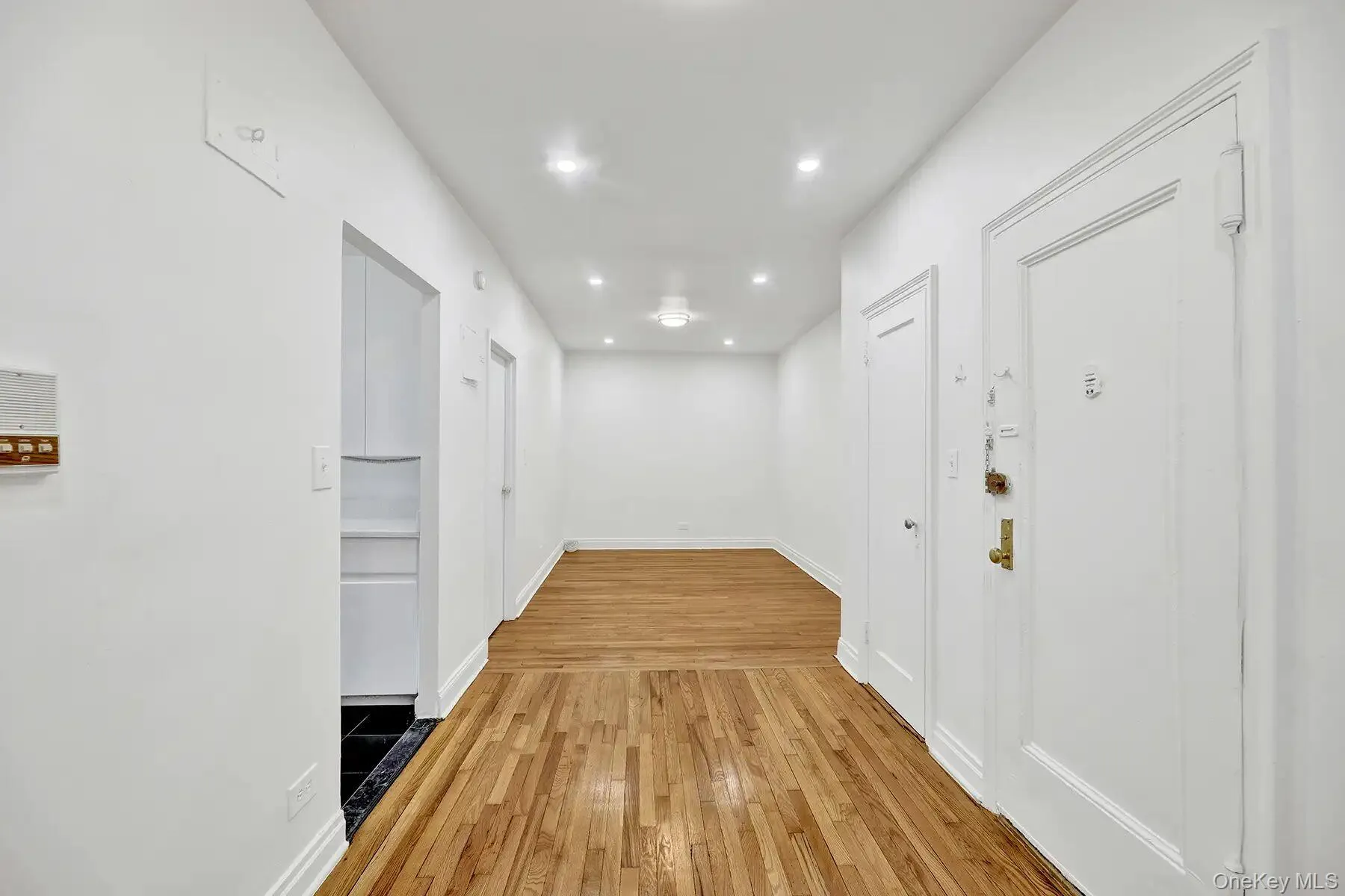 1 Ash place, North Hempstead, NY, 1 Bedroom Bedrooms, 2 Rooms Rooms,1 BathroomBathrooms,Residential Lease,For Rent,Ash place,0,1005753 1 Ash place, North Hempstead, NY, 1 Bedroom Bedrooms, 2 Rooms Rooms,1 BathroomBathrooms,Residential Lease,For Rent,Ash place,0,1005753