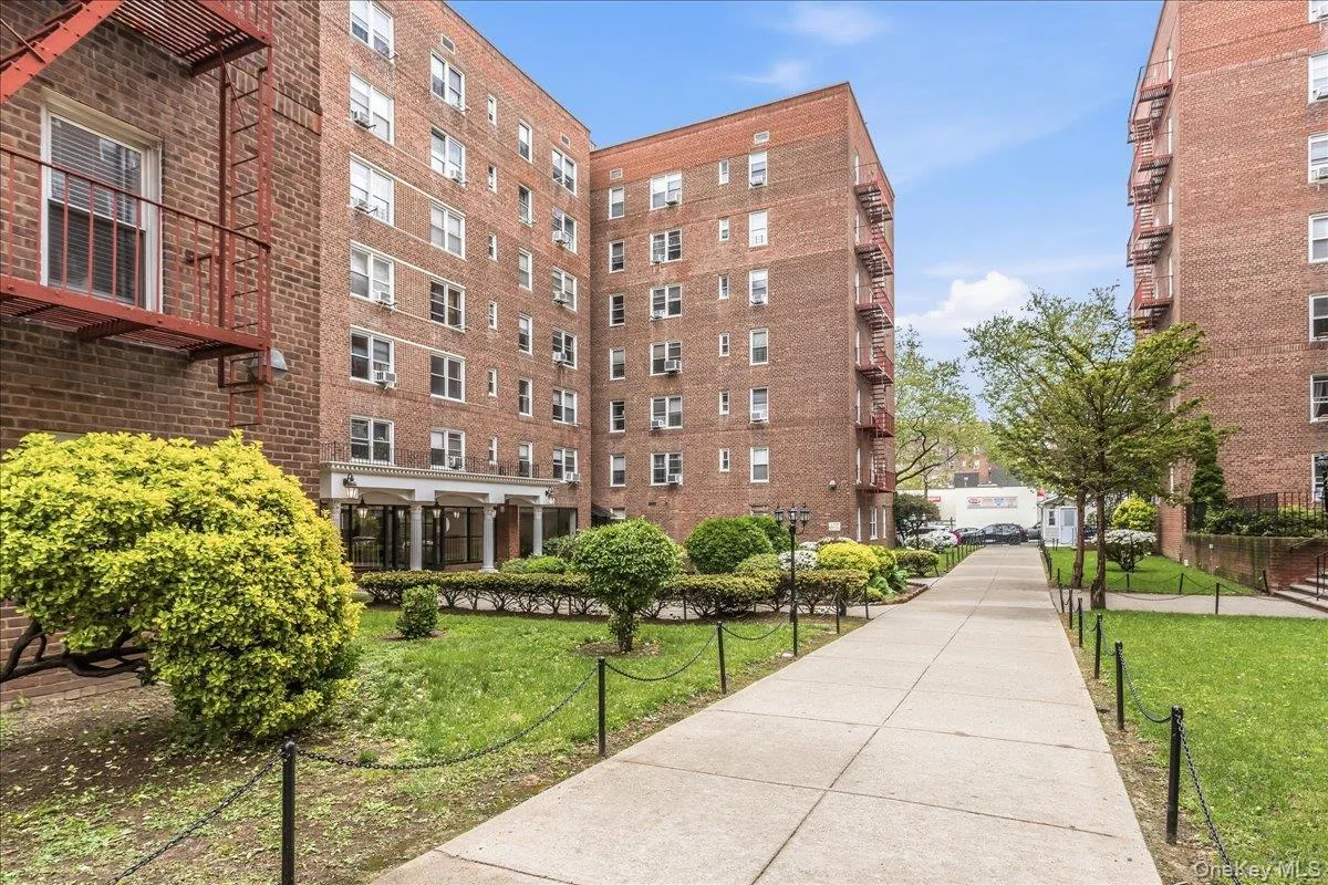 105-38 63rd Drive, New York, NY, 1 Bedroom Bedrooms, 4 Rooms Rooms,1 BathroomBathrooms,Residential,For Rent,63rd,0,1005758 105-38 63rd Drive, New York, NY, 1 Bedroom Bedrooms, 4 Rooms Rooms,1 BathroomBathrooms,Residential,For Rent,63rd,0,1005758