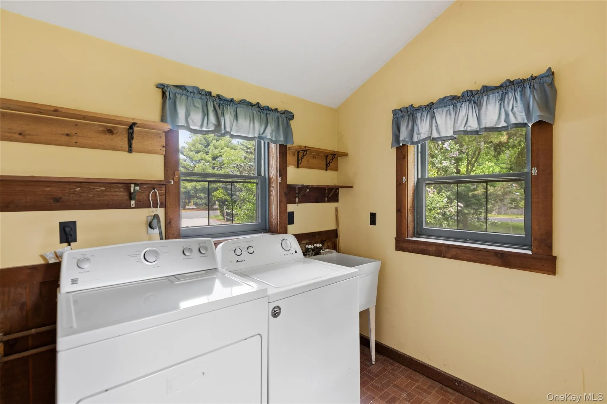 4 Russett Lane, Islip, NY, 3 Bedrooms Bedrooms, 5 Rooms Rooms,2 BathroomsBathrooms,Residential,For Rent,Russett,0,1005761 4 Russett Lane, Islip, NY, 3 Bedrooms Bedrooms, 5 Rooms Rooms,2 BathroomsBathrooms,Residential,For Rent,Russett,0,1005761