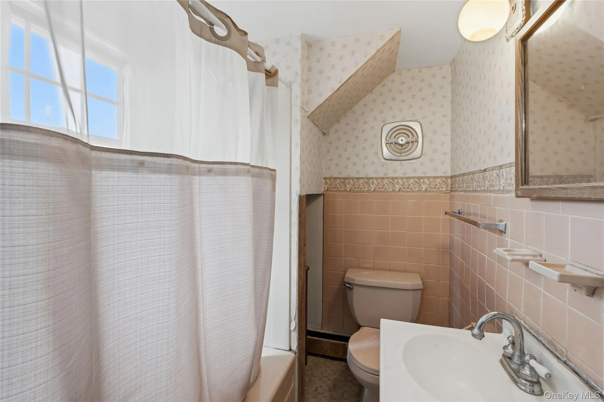 4 Russett Lane, Islip, NY, 3 Bedrooms Bedrooms, 5 Rooms Rooms,2 BathroomsBathrooms,Residential,For Rent,Russett,0,1005761 4 Russett Lane, Islip, NY, 3 Bedrooms Bedrooms, 5 Rooms Rooms,2 BathroomsBathrooms,Residential,For Rent,Russett,0,1005761