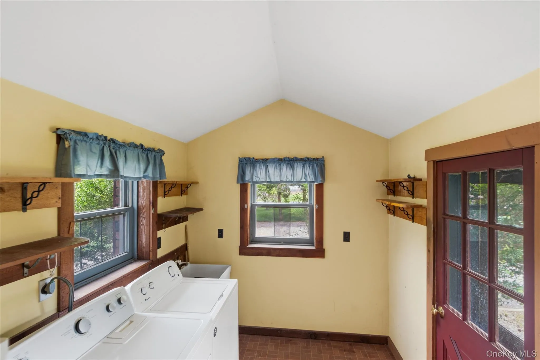 4 Russett Lane, Islip, NY, 3 Bedrooms Bedrooms, 5 Rooms Rooms,2 BathroomsBathrooms,Residential,For Rent,Russett,0,1005761 4 Russett Lane, Islip, NY, 3 Bedrooms Bedrooms, 5 Rooms Rooms,2 BathroomsBathrooms,Residential,For Rent,Russett,0,1005761
