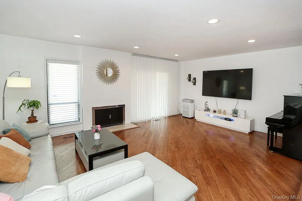 81 Estate Drive, Oyster Bay, NY, 4 Bedrooms Bedrooms, 8 Rooms Rooms,2 BathroomsBathrooms,Residential,For Rent,Estate,0,1005764 81 Estate Drive, Oyster Bay, NY, 4 Bedrooms Bedrooms, 8 Rooms Rooms,2 BathroomsBathrooms,Residential,For Rent,Estate,0,1005764