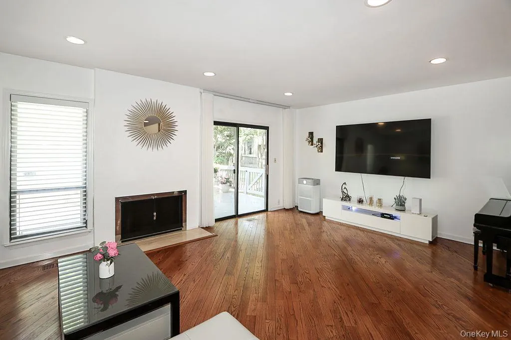 81 Estate Drive, Oyster Bay, NY, 4 Bedrooms Bedrooms, 8 Rooms Rooms,2 BathroomsBathrooms,Residential,For Rent,Estate,0,1005764 81 Estate Drive, Oyster Bay, NY, 4 Bedrooms Bedrooms, 8 Rooms Rooms,2 BathroomsBathrooms,Residential,For Rent,Estate,0,1005764
