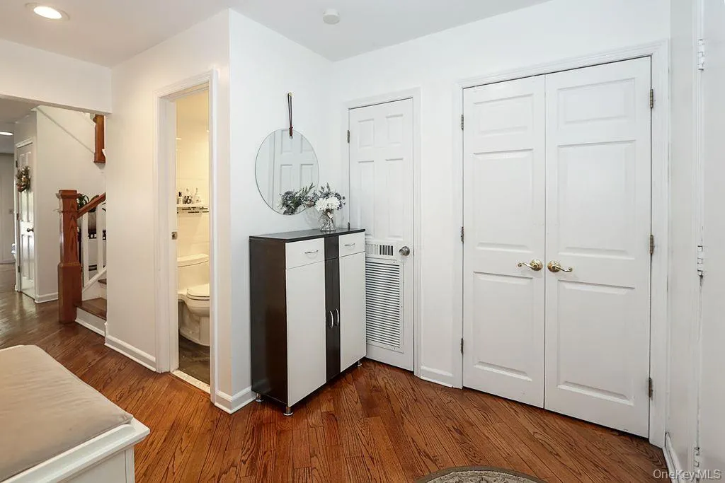 81 Estate Drive, Oyster Bay, NY, 4 Bedrooms Bedrooms, 8 Rooms Rooms,2 BathroomsBathrooms,Residential,For Rent,Estate,0,1005764 81 Estate Drive, Oyster Bay, NY, 4 Bedrooms Bedrooms, 8 Rooms Rooms,2 BathroomsBathrooms,Residential,For Rent,Estate,0,1005764