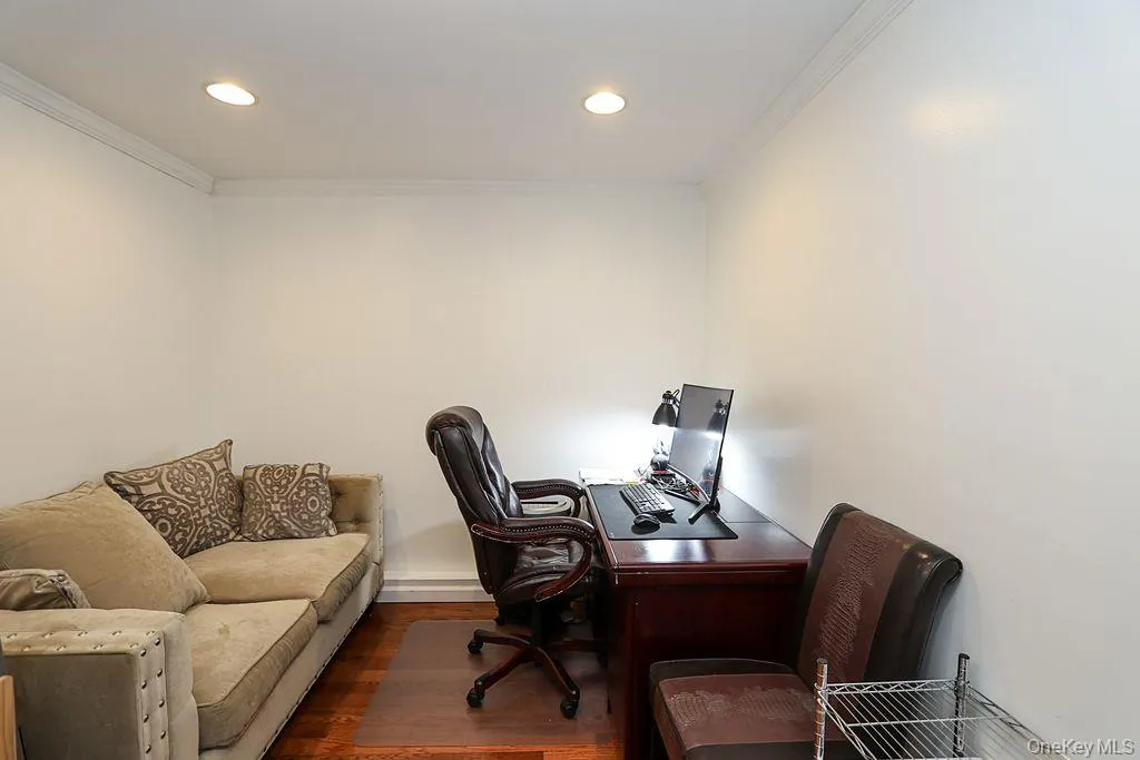 81 Estate Drive, Oyster Bay, NY, 4 Bedrooms Bedrooms, 8 Rooms Rooms,2 BathroomsBathrooms,Residential,For Rent,Estate,0,1005764 81 Estate Drive, Oyster Bay, NY, 4 Bedrooms Bedrooms, 8 Rooms Rooms,2 BathroomsBathrooms,Residential,For Rent,Estate,0,1005764