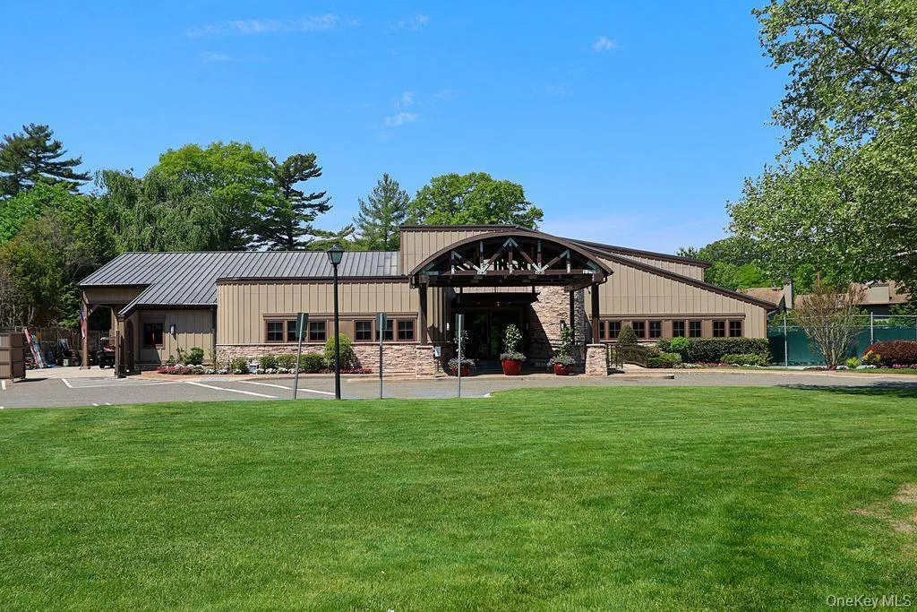 81 Estate Drive, Oyster Bay, NY, 4 Bedrooms Bedrooms, 8 Rooms Rooms,2 BathroomsBathrooms,Residential,For Rent,Estate,0,1005764 81 Estate Drive, Oyster Bay, NY, 4 Bedrooms Bedrooms, 8 Rooms Rooms,2 BathroomsBathrooms,Residential,For Rent,Estate,0,1005764