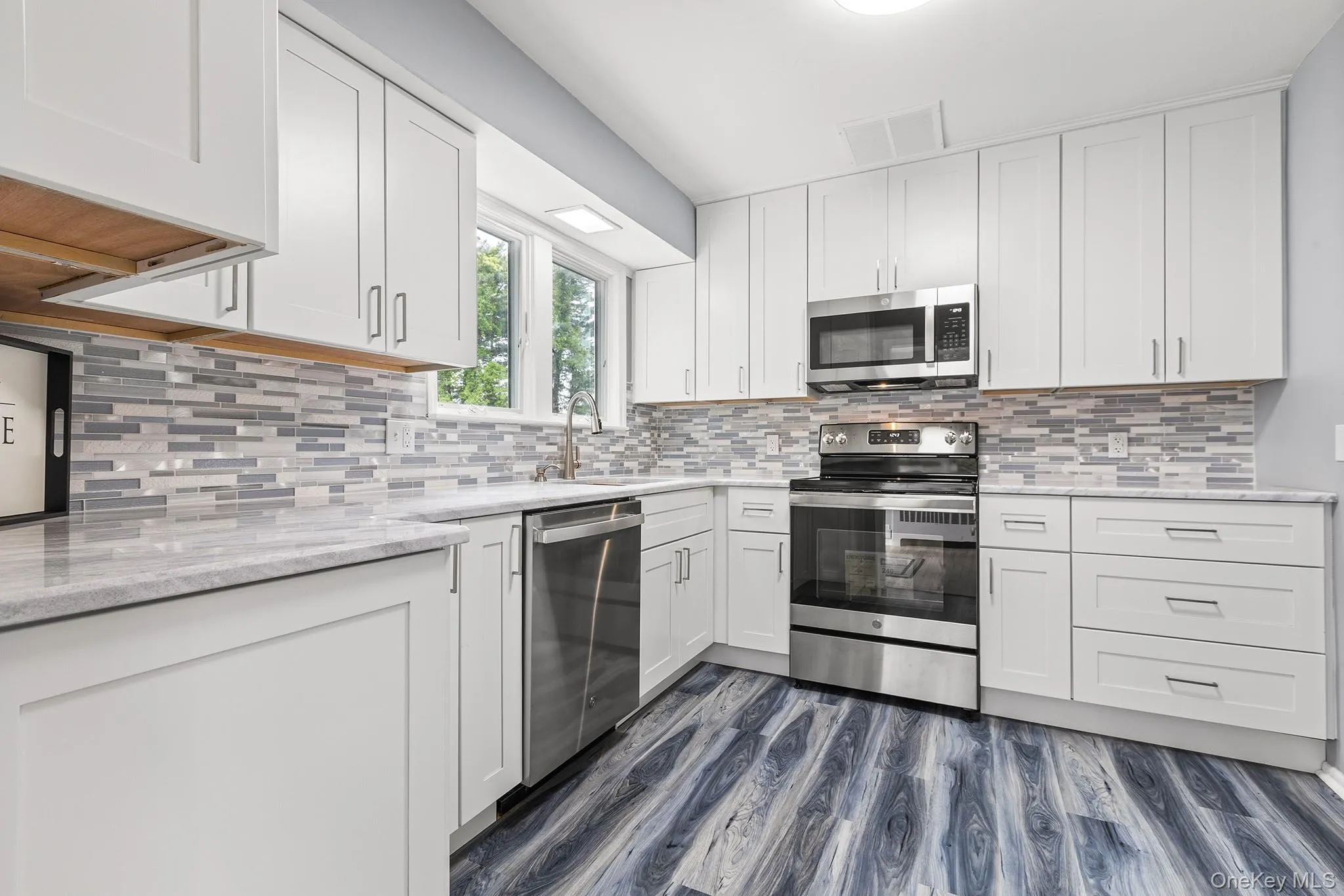 31 Old Farms Road, Poughkeepsie, NY, 4 Bedrooms Bedrooms, 9 Rooms Rooms,2 BathroomsBathrooms,Residential,For Rent,Old Farms,0,1005766 31 Old Farms Road, Poughkeepsie, NY, 4 Bedrooms Bedrooms, 9 Rooms Rooms,2 BathroomsBathrooms,Residential,For Rent,Old Farms,0,1005766