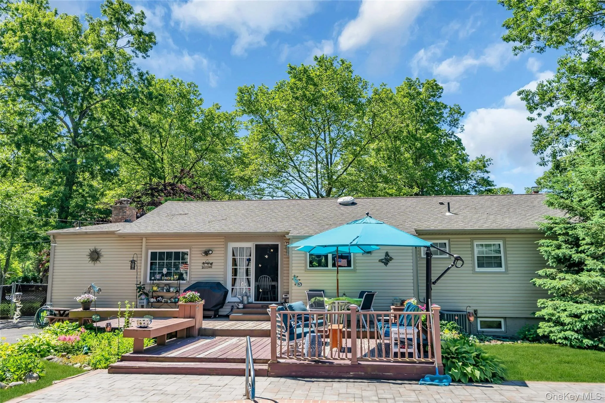 25 Del Place, Smithtown, NY, 4 Bedrooms Bedrooms, 8 Rooms Rooms,2 BathroomsBathrooms,Residential,For Rent,Del,0,1005767 25 Del Place, Smithtown, NY, 4 Bedrooms Bedrooms, 8 Rooms Rooms,2 BathroomsBathrooms,Residential,For Rent,Del,0,1005767