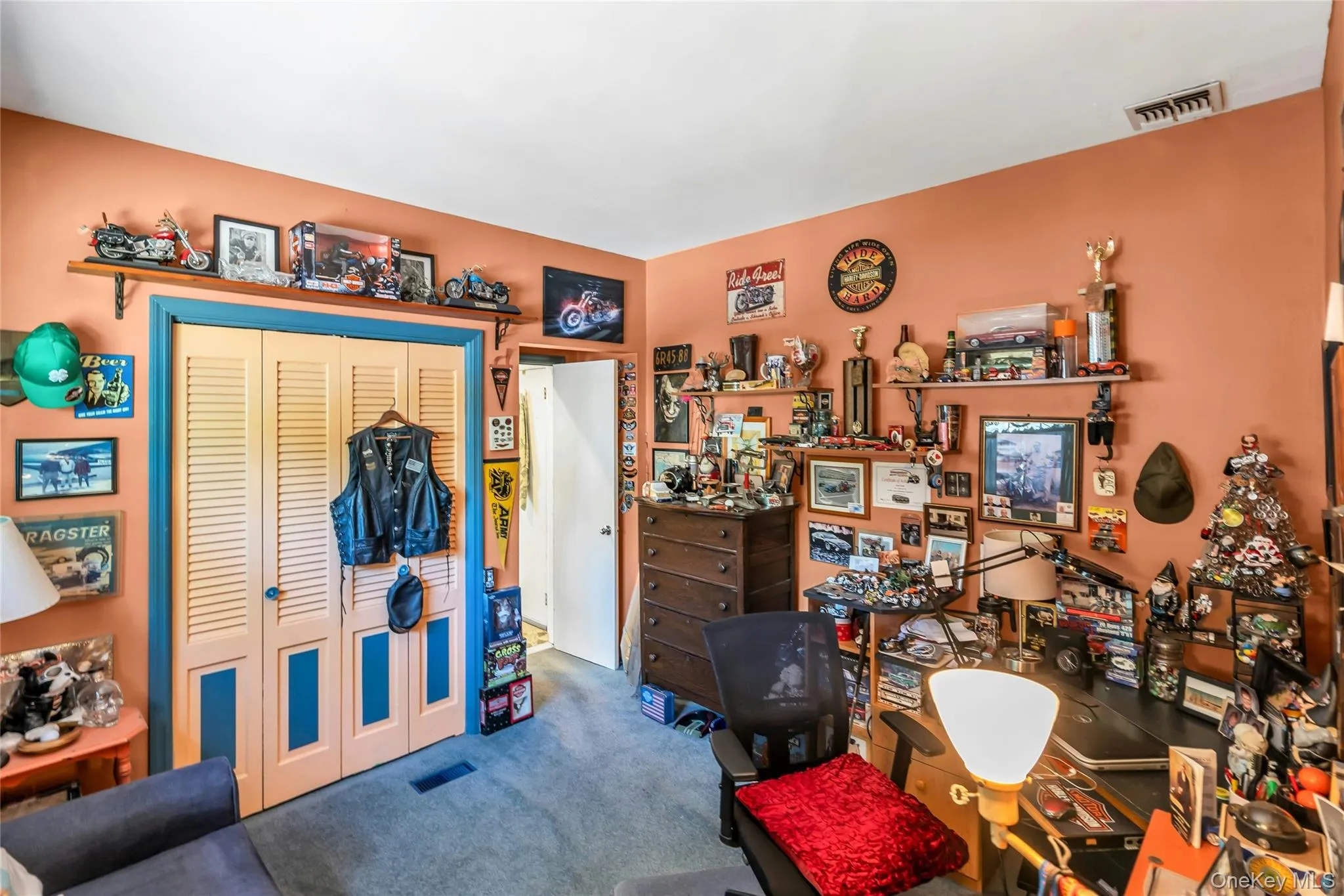 25 Del Place, Smithtown, NY, 4 Bedrooms Bedrooms, 8 Rooms Rooms,2 BathroomsBathrooms,Residential,For Rent,Del,0,1005767 25 Del Place, Smithtown, NY, 4 Bedrooms Bedrooms, 8 Rooms Rooms,2 BathroomsBathrooms,Residential,For Rent,Del,0,1005767
