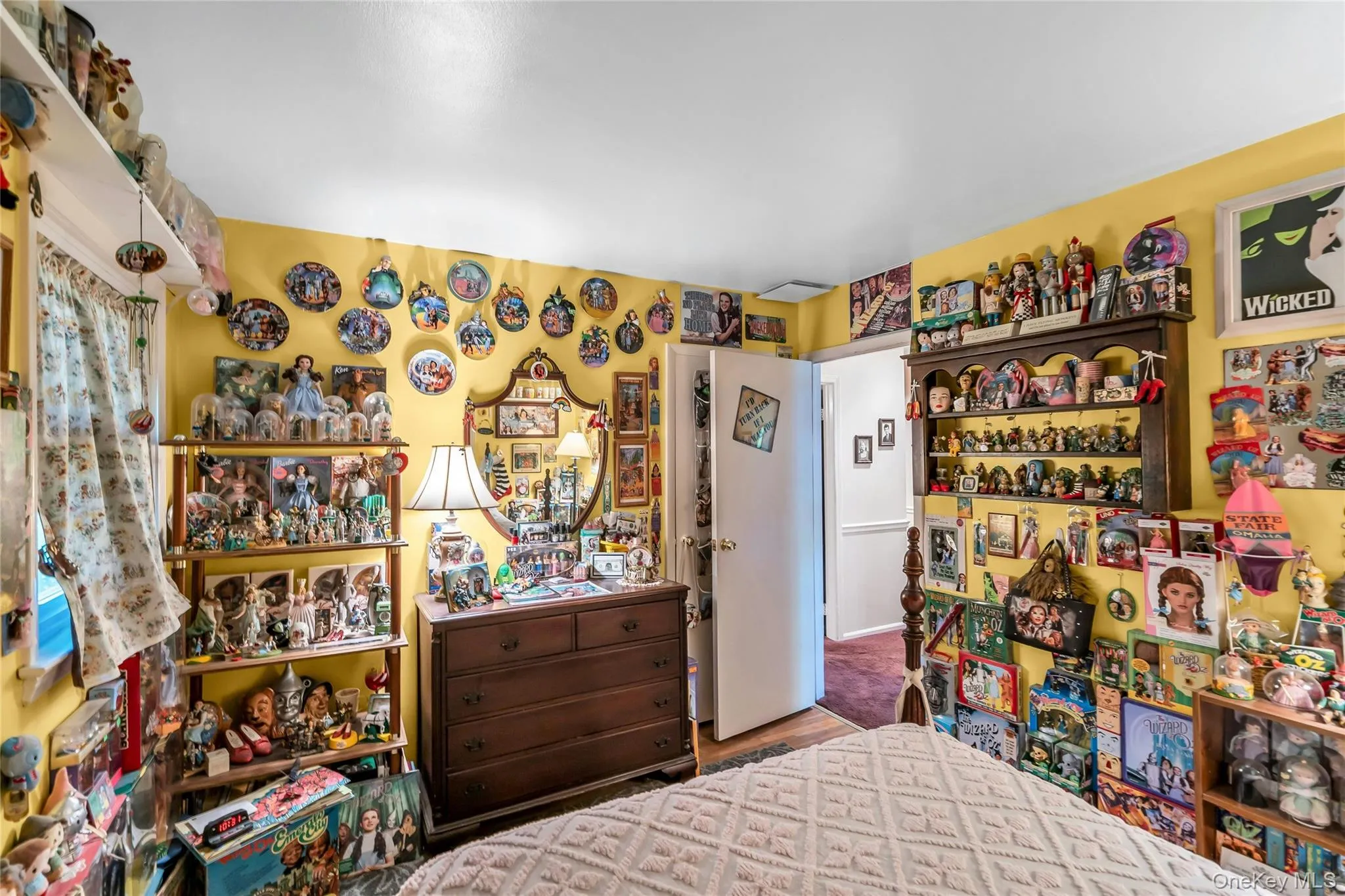 25 Del Place, Smithtown, NY, 4 Bedrooms Bedrooms, 8 Rooms Rooms,2 BathroomsBathrooms,Residential,For Rent,Del,0,1005767 25 Del Place, Smithtown, NY, 4 Bedrooms Bedrooms, 8 Rooms Rooms,2 BathroomsBathrooms,Residential,For Rent,Del,0,1005767
