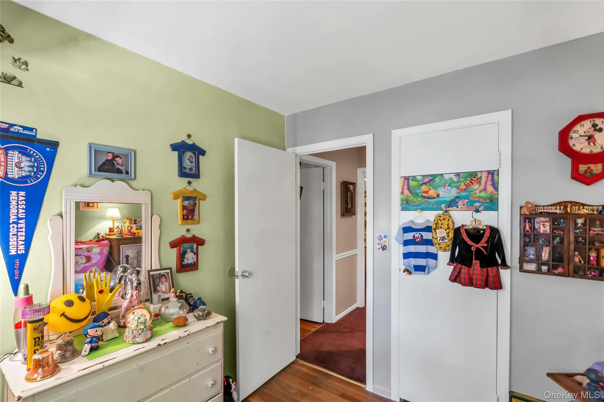 25 Del Place, Smithtown, NY, 4 Bedrooms Bedrooms, 8 Rooms Rooms,2 BathroomsBathrooms,Residential,For Rent,Del,0,1005767 25 Del Place, Smithtown, NY, 4 Bedrooms Bedrooms, 8 Rooms Rooms,2 BathroomsBathrooms,Residential,For Rent,Del,0,1005767