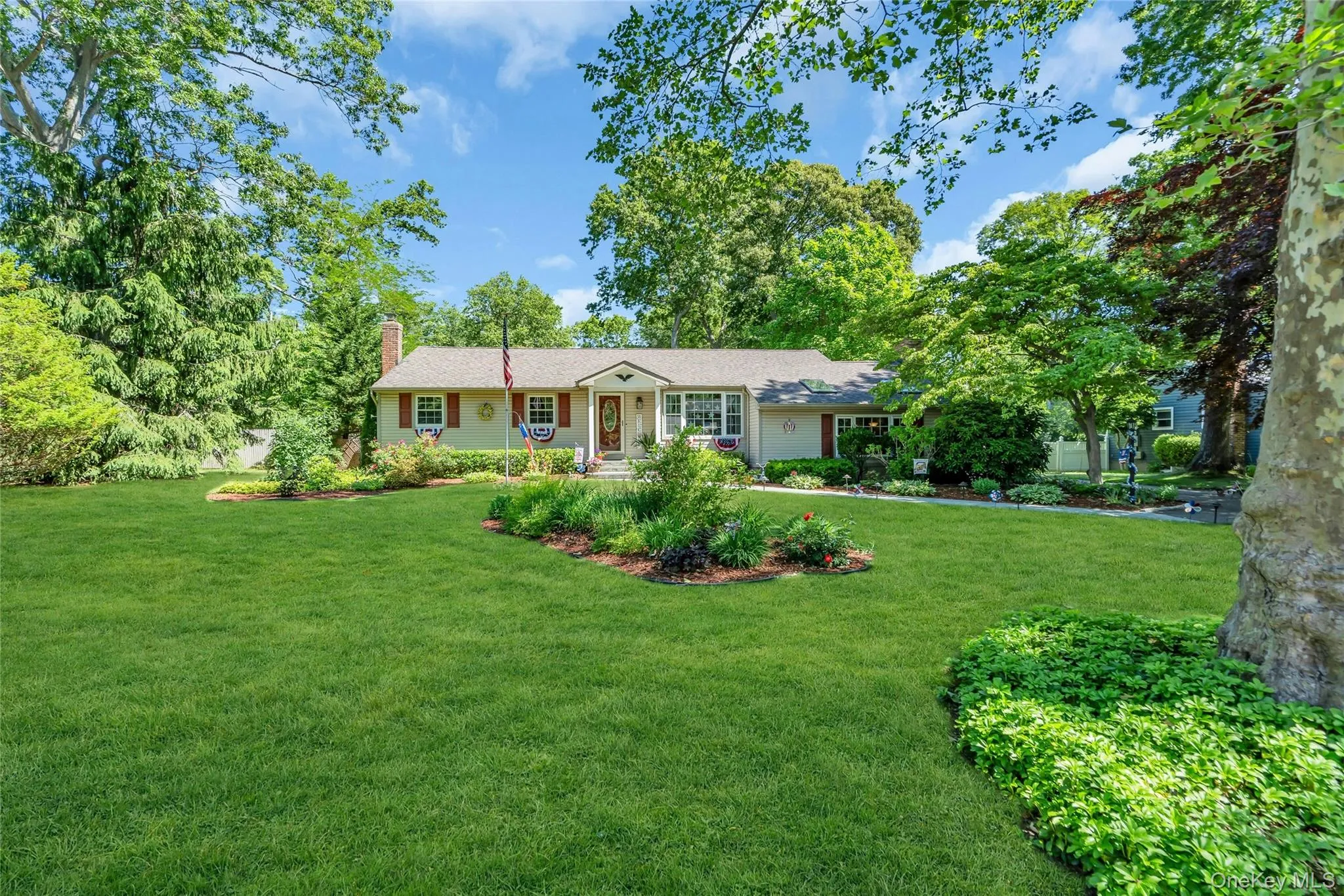 25 Del Place, Smithtown, NY, 4 Bedrooms Bedrooms, 8 Rooms Rooms,2 BathroomsBathrooms,Residential,For Rent,Del,0,1005767 25 Del Place, Smithtown, NY, 4 Bedrooms Bedrooms, 8 Rooms Rooms,2 BathroomsBathrooms,Residential,For Rent,Del,0,1005767