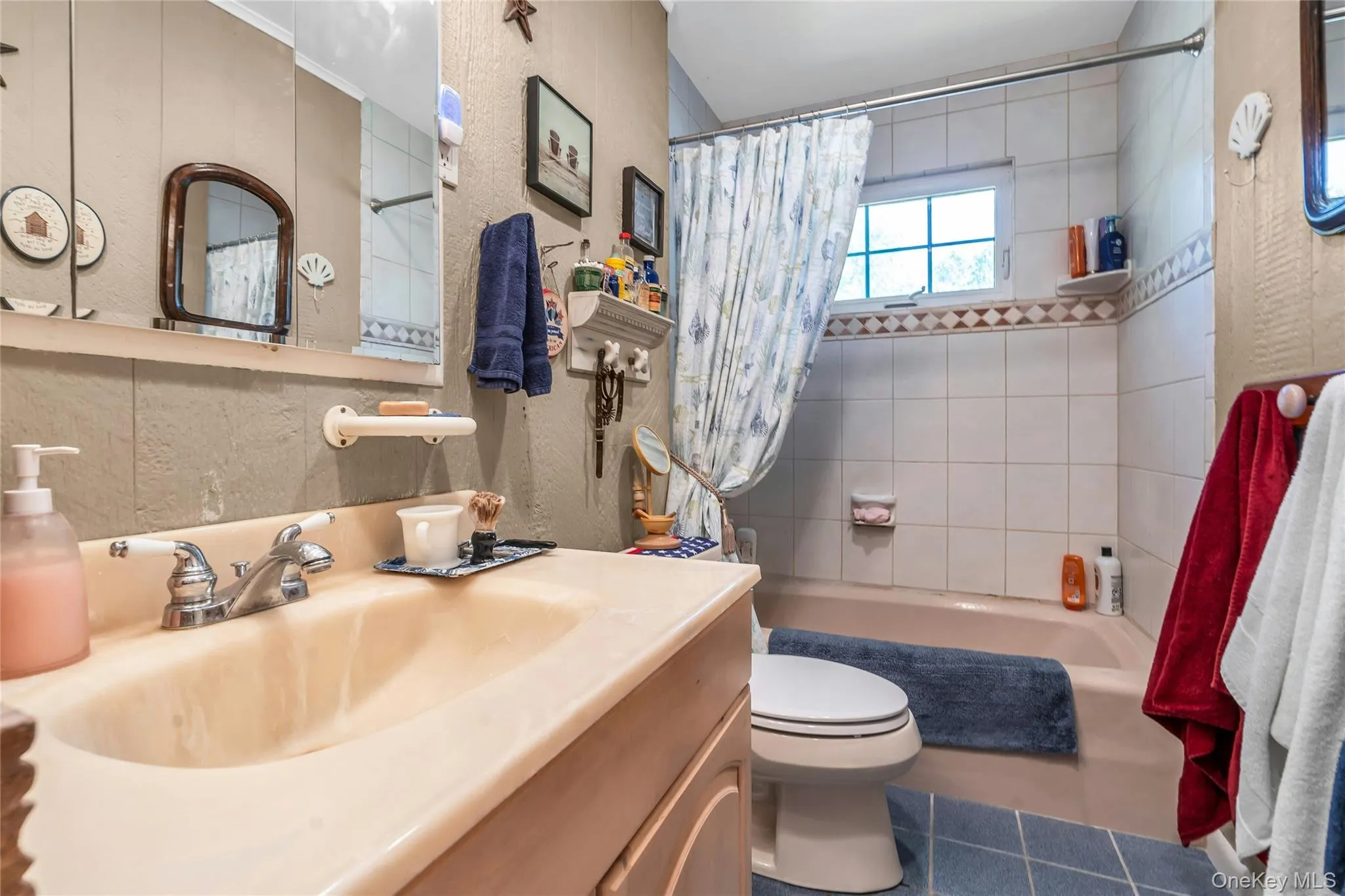 25 Del Place, Smithtown, NY, 4 Bedrooms Bedrooms, 8 Rooms Rooms,2 BathroomsBathrooms,Residential,For Rent,Del,0,1005767 25 Del Place, Smithtown, NY, 4 Bedrooms Bedrooms, 8 Rooms Rooms,2 BathroomsBathrooms,Residential,For Rent,Del,0,1005767