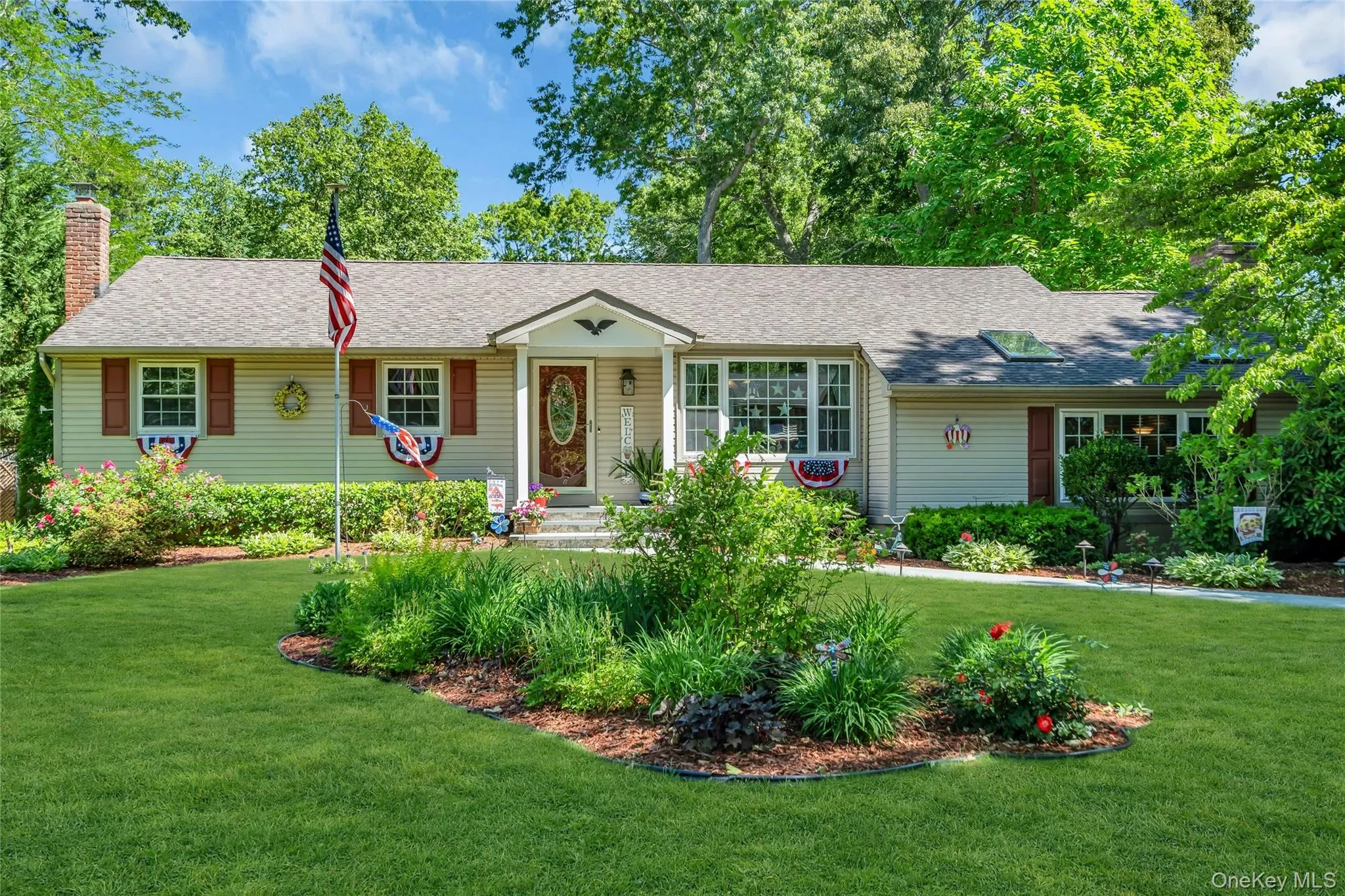25 Del Place, Smithtown, NY, 4 Bedrooms Bedrooms, 8 Rooms Rooms,2 BathroomsBathrooms,Residential,For Rent,Del,0,1005767 25 Del Place, Smithtown, NY, 4 Bedrooms Bedrooms, 8 Rooms Rooms,2 BathroomsBathrooms,Residential,For Rent,Del,0,1005767