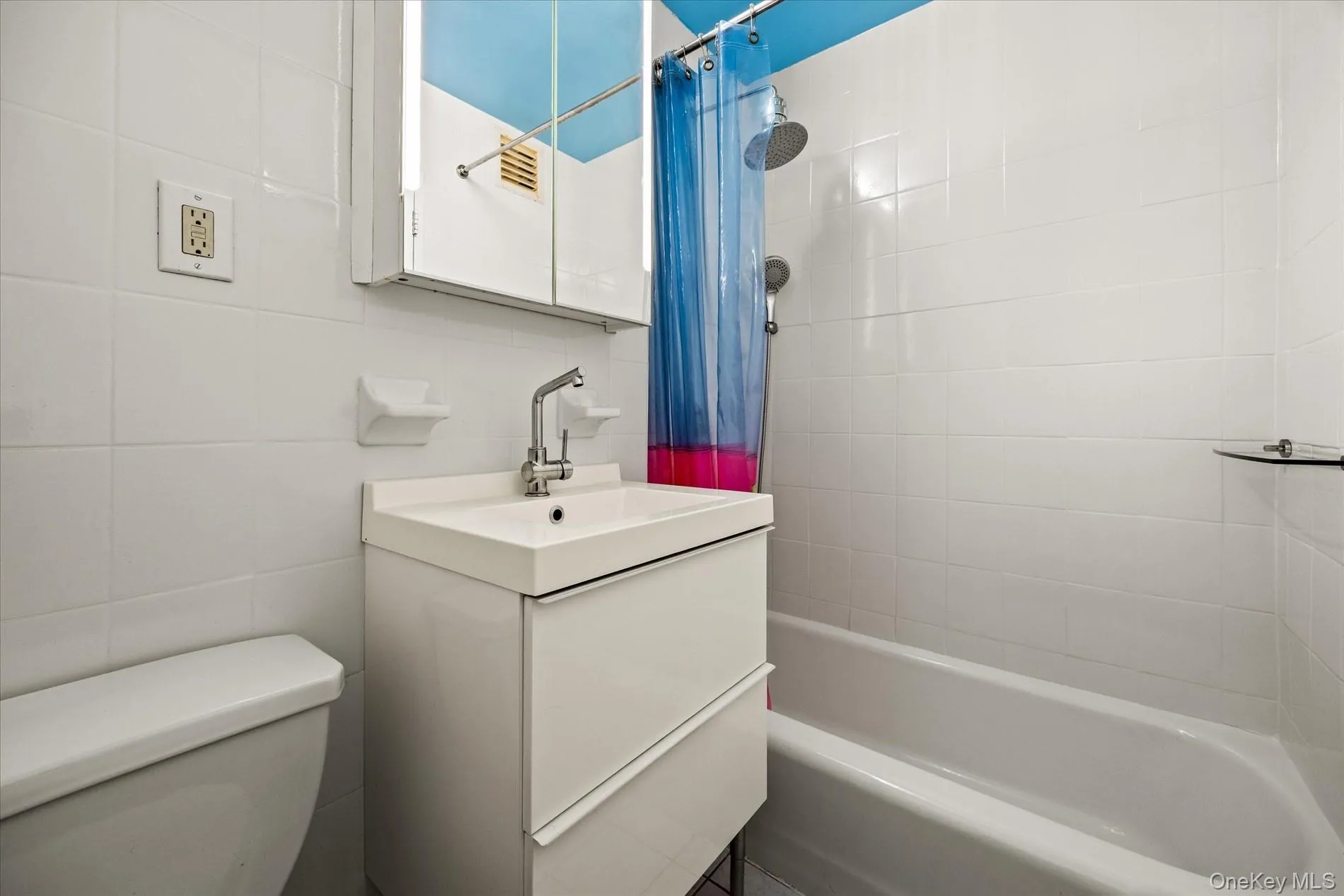579 215 Street, New York, NY, 2 Rooms Rooms,1 BathroomBathrooms,Residential,For Rent,215,0,1005779 579 215 Street, New York, NY, 2 Rooms Rooms,1 BathroomBathrooms,Residential,For Rent,215,0,1005779