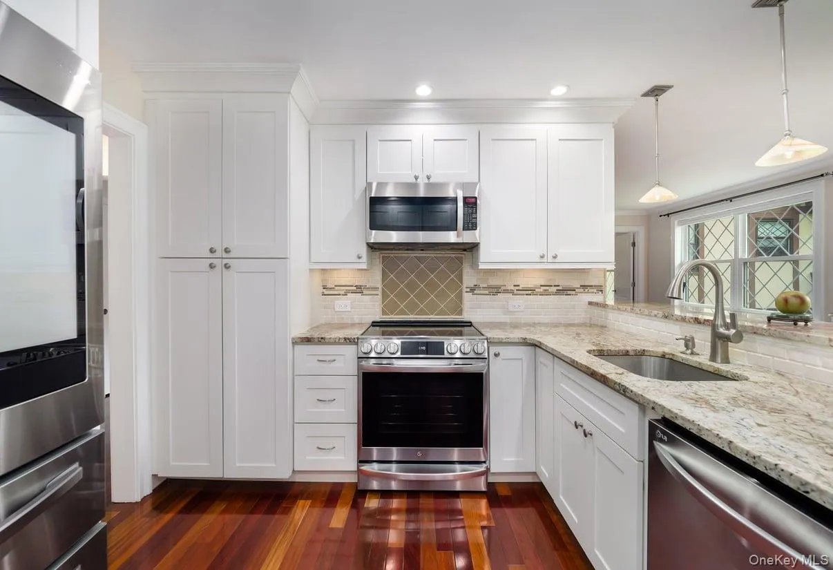 404 Sierra Vista Lane, Clarkstown, NY, 2 Bedrooms Bedrooms, 5 Rooms Rooms,1 BathroomBathrooms,Residential,For Rent,Sierra Vista,0,1005781 404 Sierra Vista Lane, Clarkstown, NY, 2 Bedrooms Bedrooms, 5 Rooms Rooms,1 BathroomBathrooms,Residential,For Rent,Sierra Vista,0,1005781