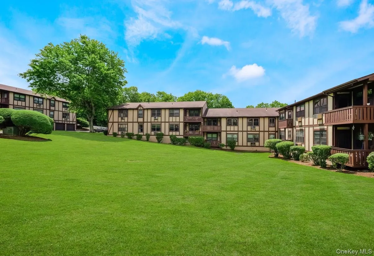404 Sierra Vista Lane, Clarkstown, NY, 2 Bedrooms Bedrooms, 5 Rooms Rooms,1 BathroomBathrooms,Residential,For Rent,Sierra Vista,0,1005781 404 Sierra Vista Lane, Clarkstown, NY, 2 Bedrooms Bedrooms, 5 Rooms Rooms,1 BathroomBathrooms,Residential,For Rent,Sierra Vista,0,1005781