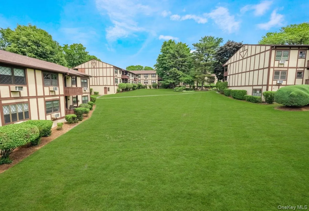 404 Sierra Vista Lane, Clarkstown, NY, 2 Bedrooms Bedrooms, 5 Rooms Rooms,1 BathroomBathrooms,Residential,For Rent,Sierra Vista,0,1005781 404 Sierra Vista Lane, Clarkstown, NY, 2 Bedrooms Bedrooms, 5 Rooms Rooms,1 BathroomBathrooms,Residential,For Rent,Sierra Vista,0,1005781