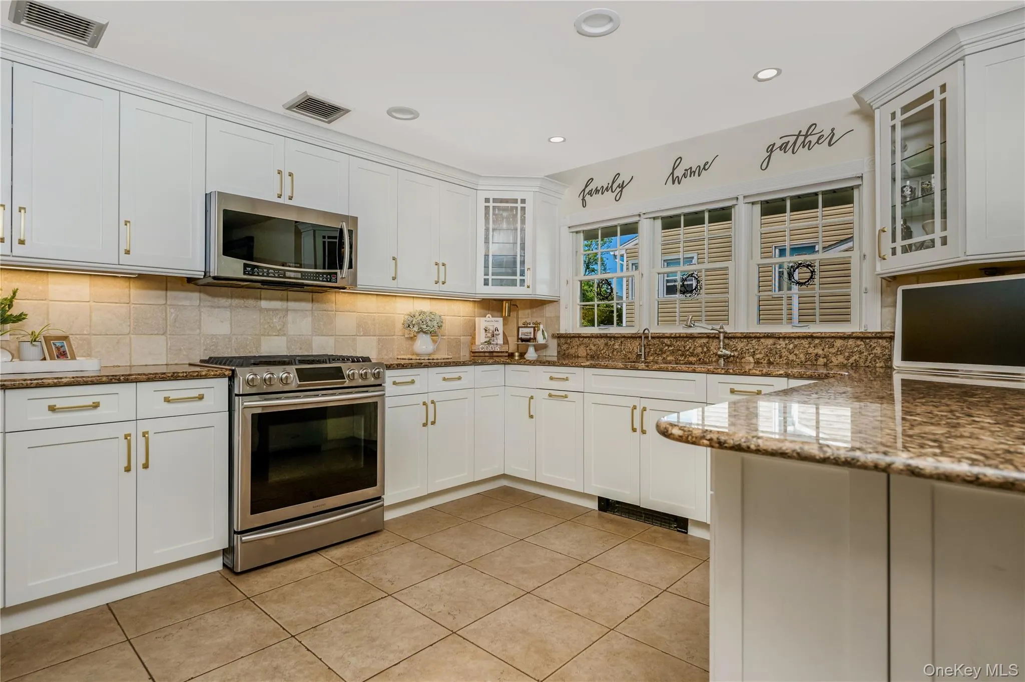 9 Orlando Street, Oyster Bay, NY, 4 Bedrooms Bedrooms, 9 Rooms Rooms,2 BathroomsBathrooms,Residential,For Rent,Orlando,0,1005785 9 Orlando Street, Oyster Bay, NY, 4 Bedrooms Bedrooms, 9 Rooms Rooms,2 BathroomsBathrooms,Residential,For Rent,Orlando,0,1005785