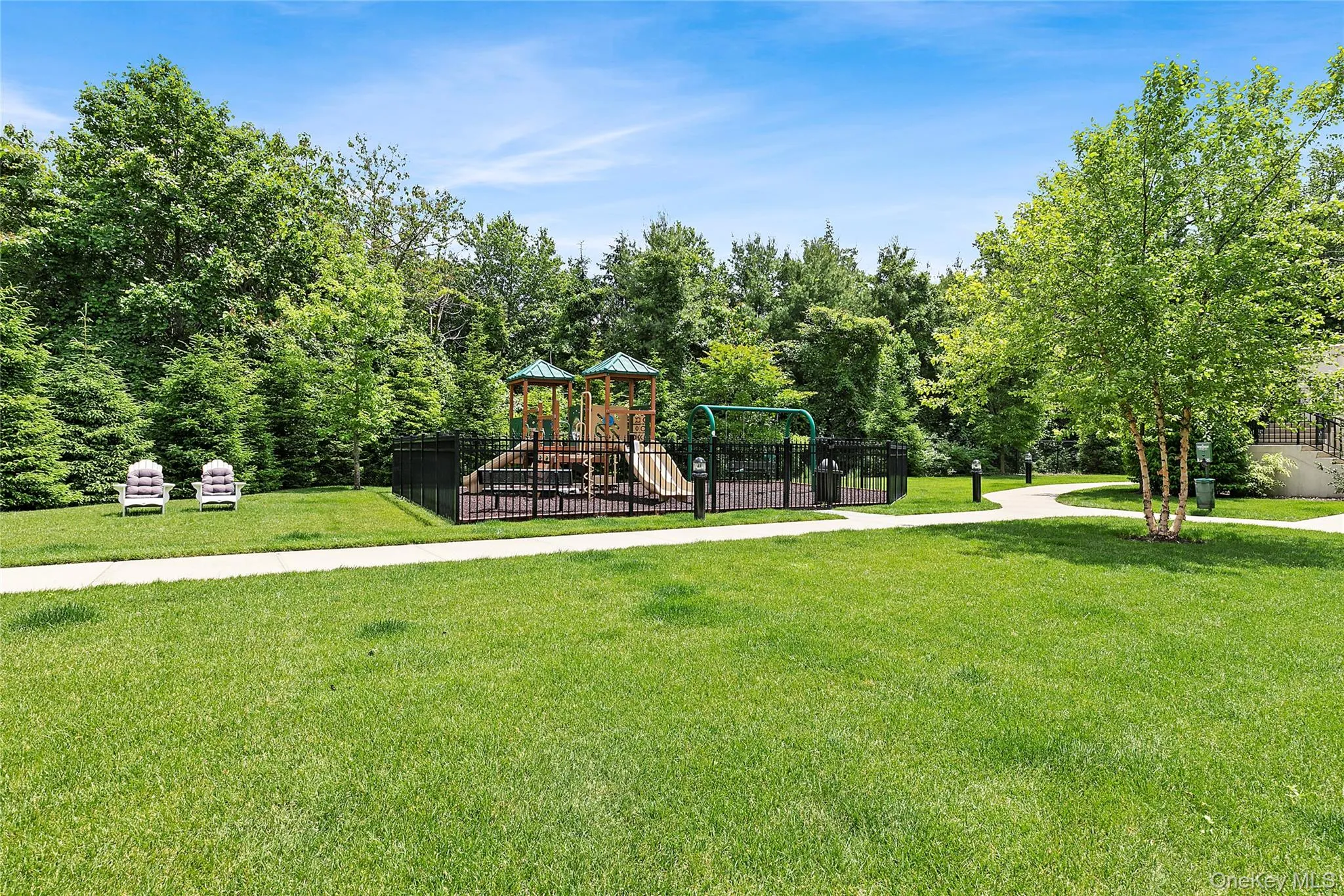 5000 Royal Court, North Hempstead, NY, 2 Bedrooms Bedrooms, 7 Rooms Rooms,2 BathroomsBathrooms,Residential,For Rent,Royal,0,1005793 5000 Royal Court, North Hempstead, NY, 2 Bedrooms Bedrooms, 7 Rooms Rooms,2 BathroomsBathrooms,Residential,For Rent,Royal,0,1005793