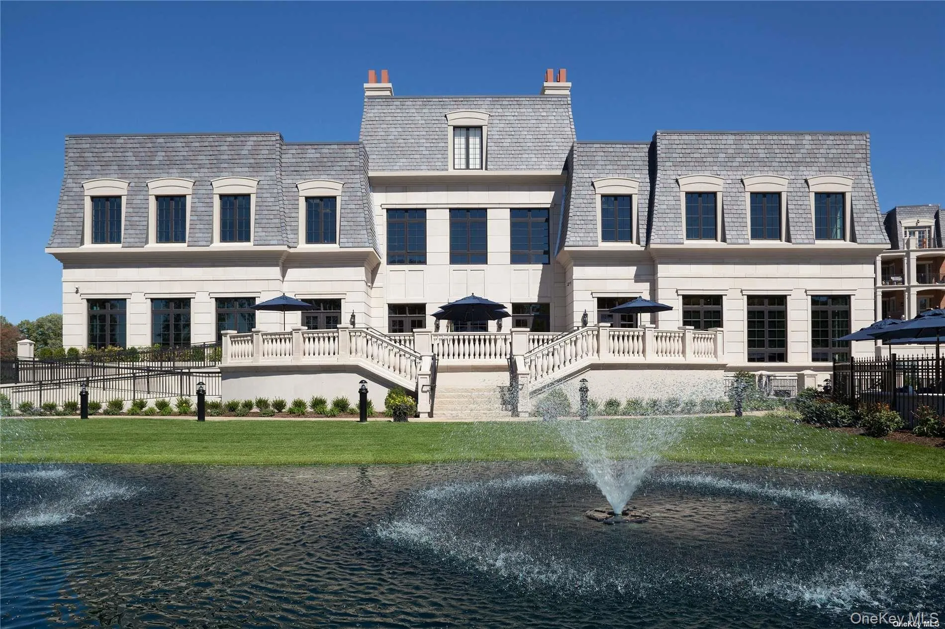 5000 Royal Court, North Hempstead, NY, 2 Bedrooms Bedrooms, 7 Rooms Rooms,2 BathroomsBathrooms,Residential,For Rent,Royal,0,1005793 5000 Royal Court, North Hempstead, NY, 2 Bedrooms Bedrooms, 7 Rooms Rooms,2 BathroomsBathrooms,Residential,For Rent,Royal,0,1005793