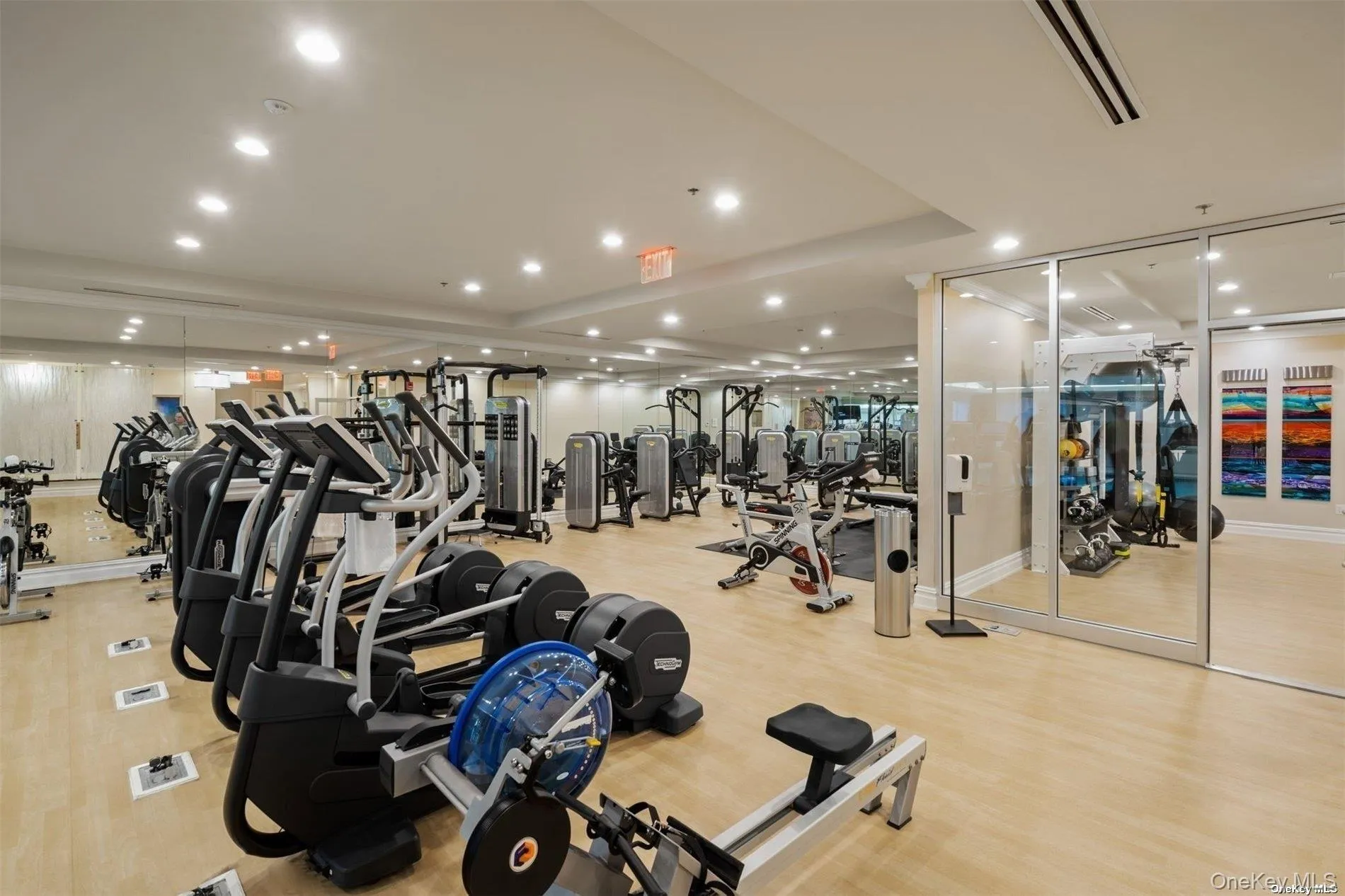 5000 Royal Court, North Hempstead, NY, 2 Bedrooms Bedrooms, 7 Rooms Rooms,2 BathroomsBathrooms,Residential,For Rent,Royal,0,1005793 5000 Royal Court, North Hempstead, NY, 2 Bedrooms Bedrooms, 7 Rooms Rooms,2 BathroomsBathrooms,Residential,For Rent,Royal,0,1005793