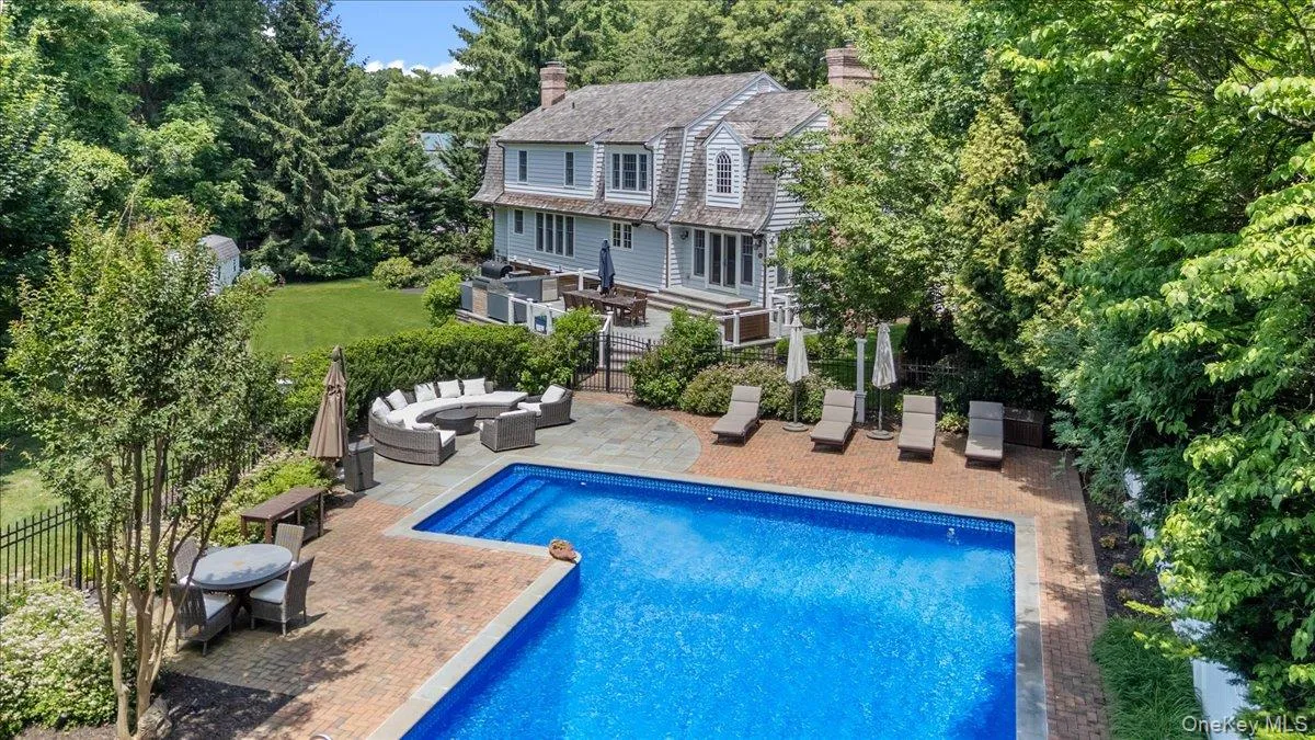 5 Fox Hunt Court, Huntington, NY, 4 Bedrooms Bedrooms, 9 Rooms Rooms,2 BathroomsBathrooms,Residential,For Rent,Fox Hunt,0,KEY1005794 5 Fox Hunt Court, Huntington, NY, 4 Bedrooms Bedrooms, 9 Rooms Rooms,2 BathroomsBathrooms,Residential,For Rent,Fox Hunt,0,KEY1005794