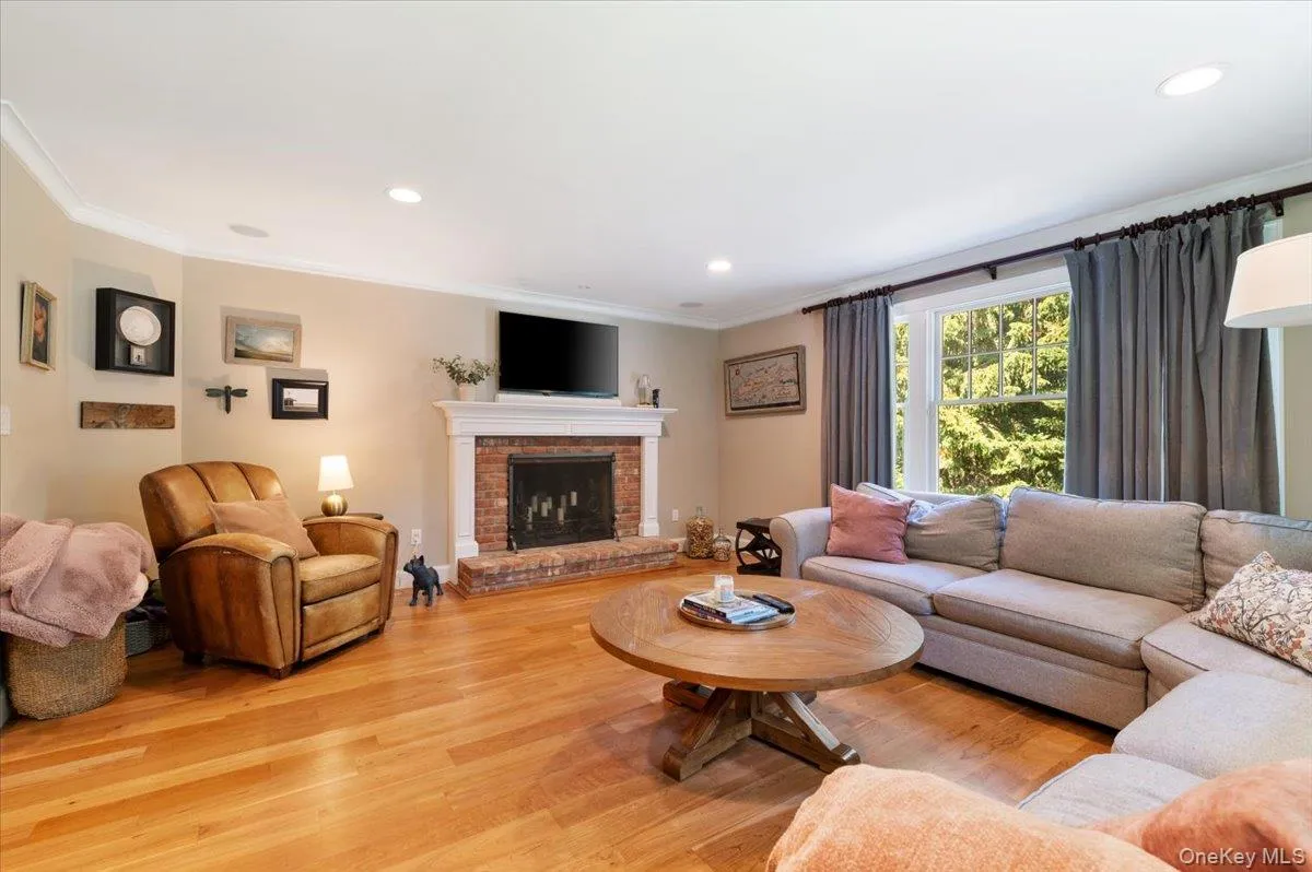 5 Fox Hunt Court, Huntington, NY, 4 Bedrooms Bedrooms, 9 Rooms Rooms,2 BathroomsBathrooms,Residential,For Rent,Fox Hunt,0,KEY1005794 5 Fox Hunt Court, Huntington, NY, 4 Bedrooms Bedrooms, 9 Rooms Rooms,2 BathroomsBathrooms,Residential,For Rent,Fox Hunt,0,KEY1005794