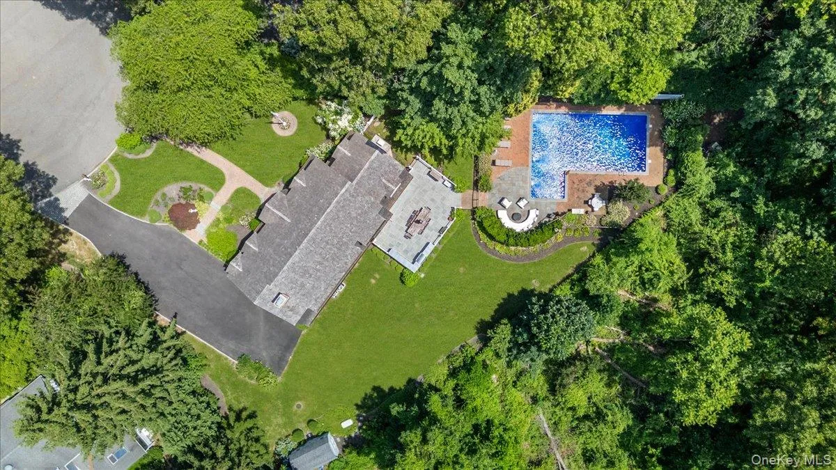5 Fox Hunt Court, Huntington, NY, 4 Bedrooms Bedrooms, 9 Rooms Rooms,2 BathroomsBathrooms,Residential,For Rent,Fox Hunt,0,KEY1005794 5 Fox Hunt Court, Huntington, NY, 4 Bedrooms Bedrooms, 9 Rooms Rooms,2 BathroomsBathrooms,Residential,For Rent,Fox Hunt,0,KEY1005794